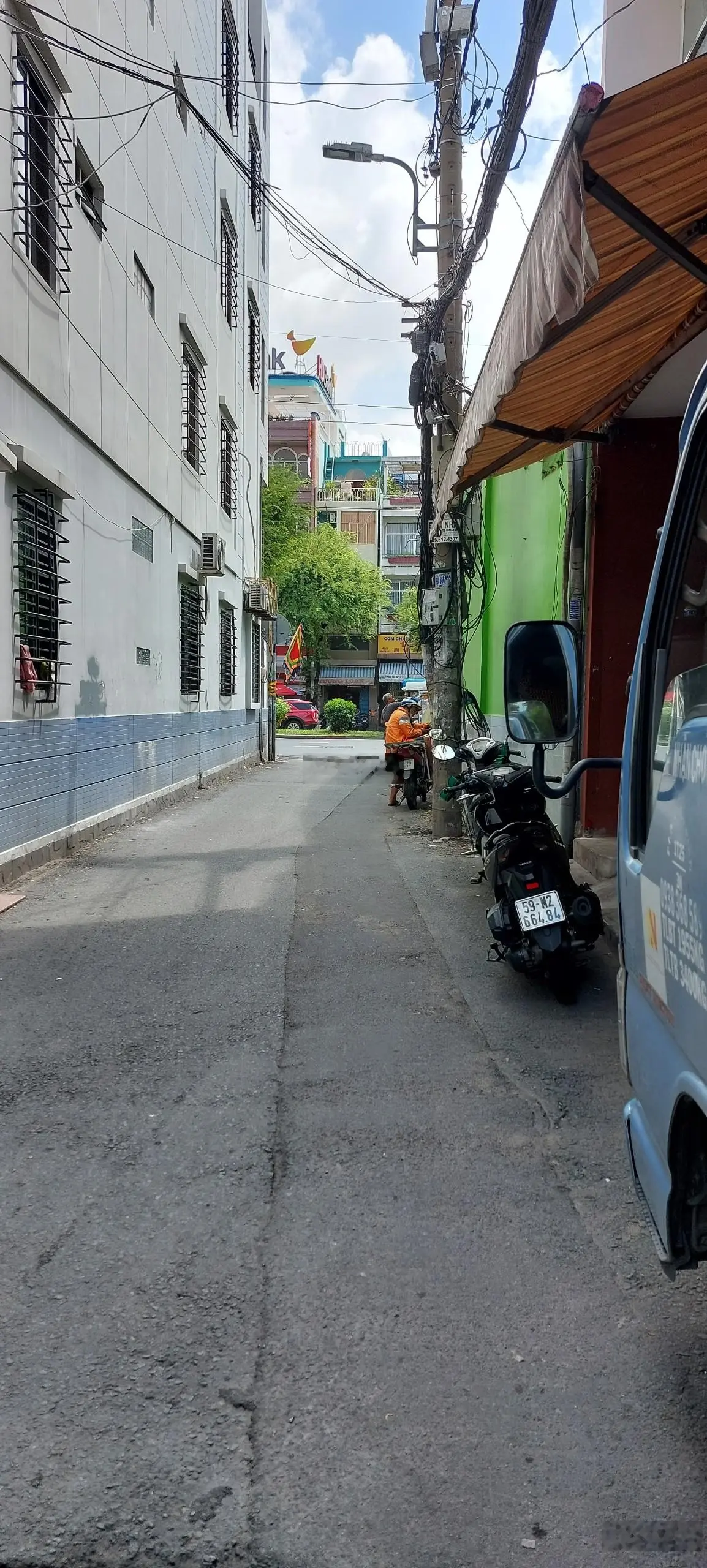 Bán nhà đường Lê Đại Hành sẵn HĐT 23tr, Quận 11. DT: 4x16.5m 4 tầng - Tây Bắc. Giá 10 tỷ TL