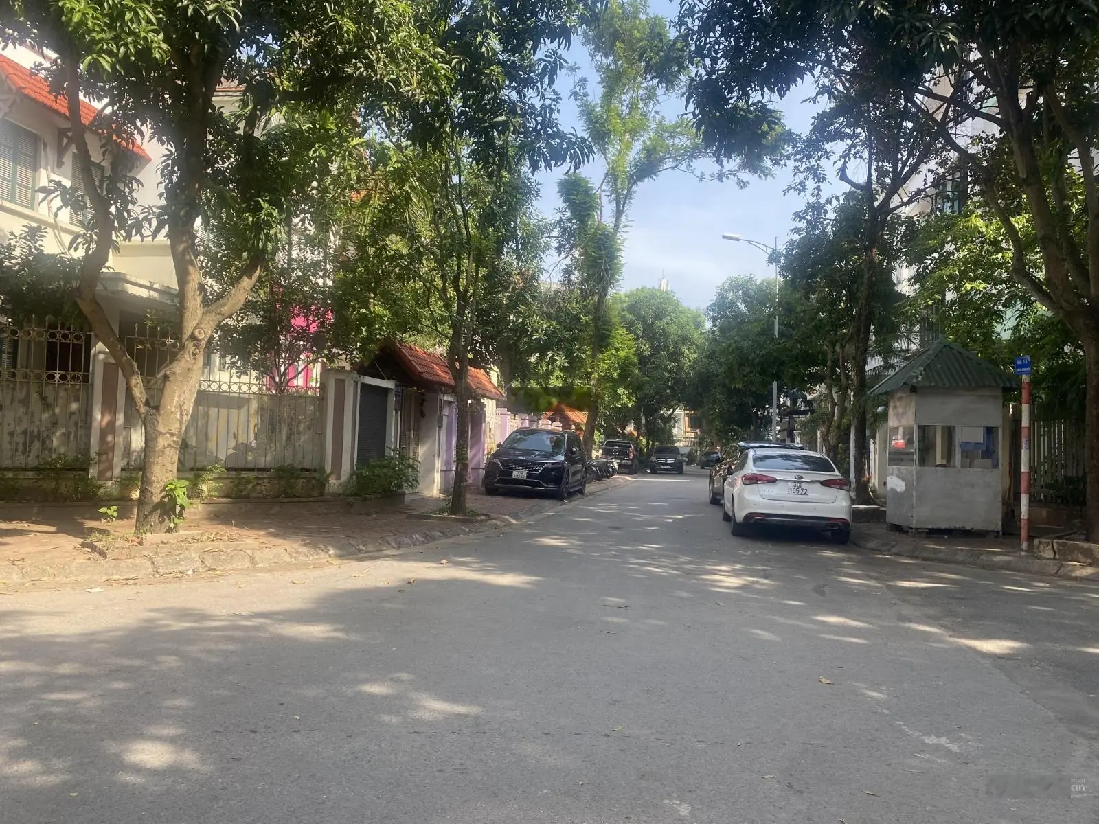 Bán 2 căn BT Việt Hưng, Khu trung tâm rất đáng sống ,không gian vô cùng trong lành thoáng mát.
