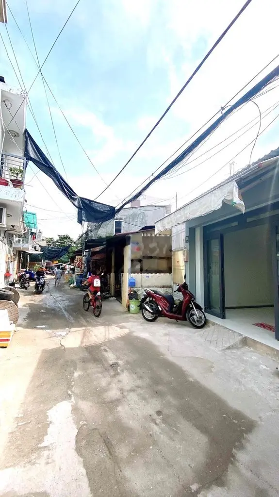 Bán Gấp Nhà Kê khai 1999,,4x12,Đúc lửng,2tỷ150tr,Hiệp thành 43.
