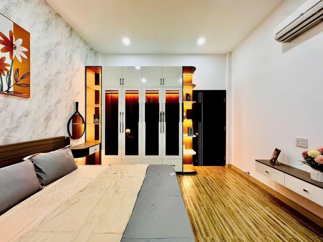 Cực hiếm! Nhà 35m2 Lý Chính Thắng, P8, Q3. Xây 2 tầng, giá 1 tỷ900 sổ hồng riêng