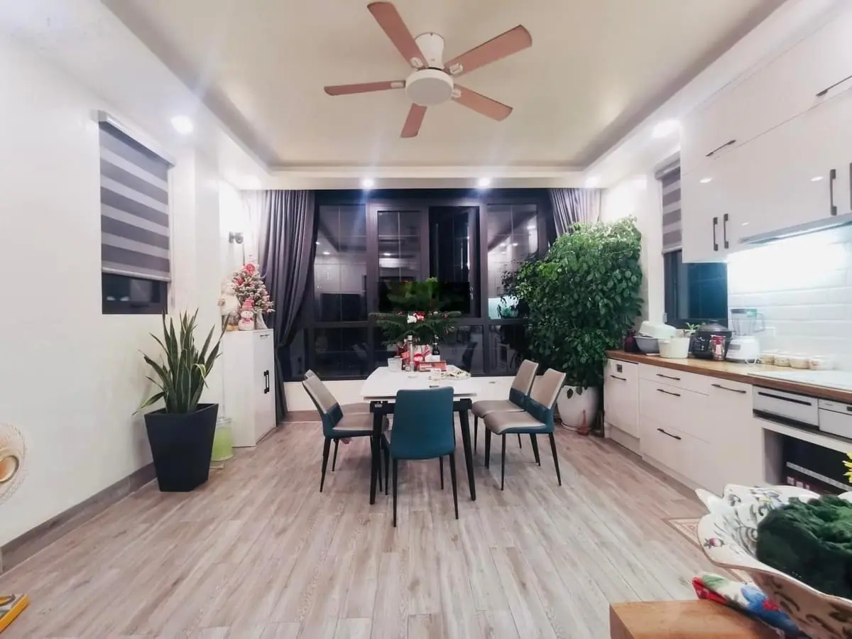 Bán nhà Nguyễn Chí Thanh Đống Đa, ô tô sát cửa nhà, dân trí cao, ngõ thông 60m2/5T/5m MT 13,5 tỷ