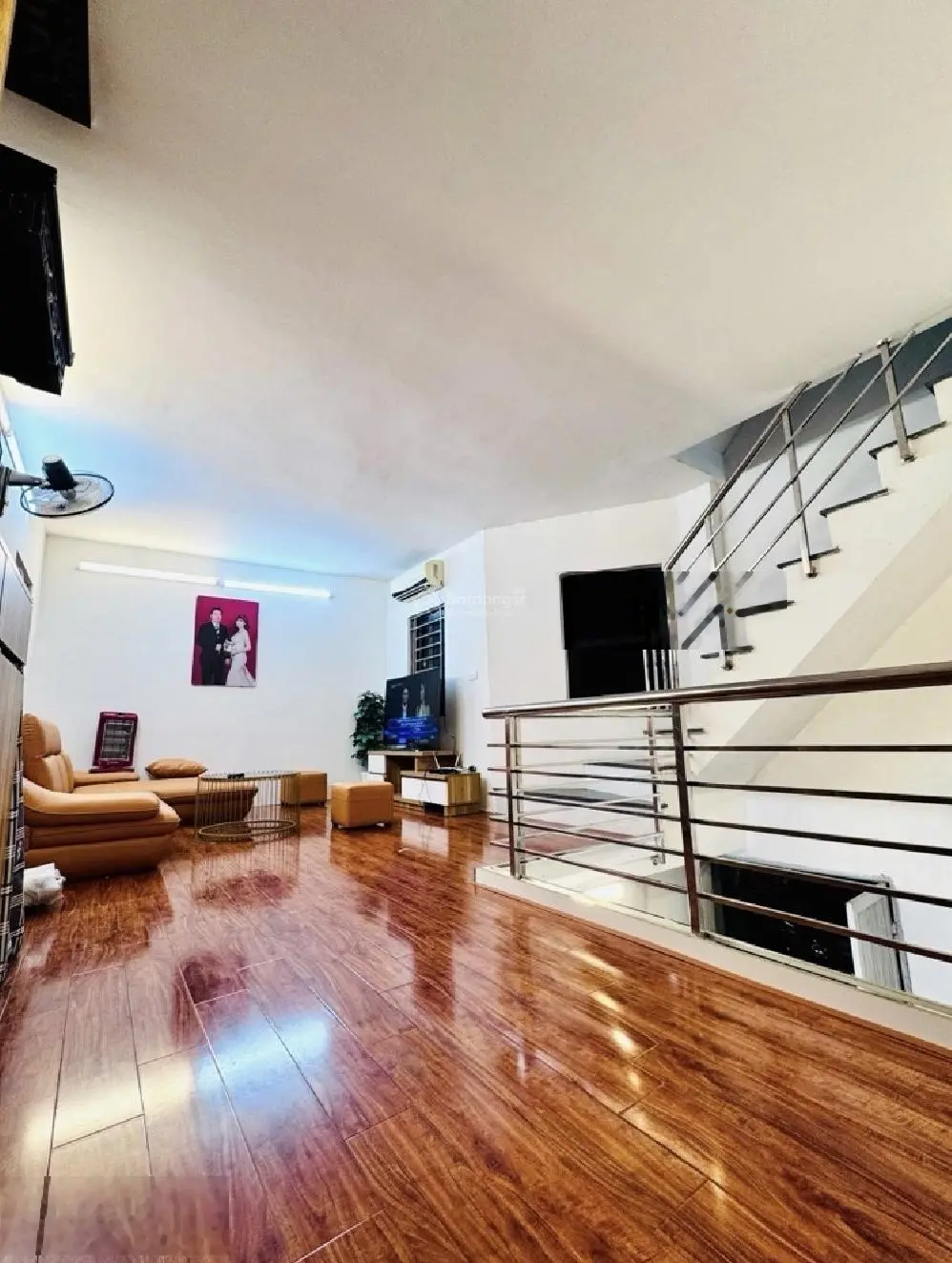 Siêu phẩm trung tâm Ba Đình, thoáng đẹp, đầy đủ nội thất. DT: 28m2, 4T, MT: 3m, D: 9m