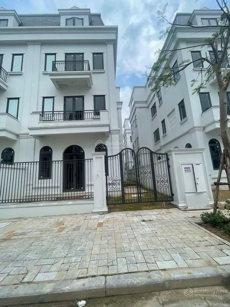 Bán gấp căn biệt thự song lập 170m2 dãy Q4 đẹp giá rẻ hơn CĐT 4 tỷ ngay gần Clubhouse