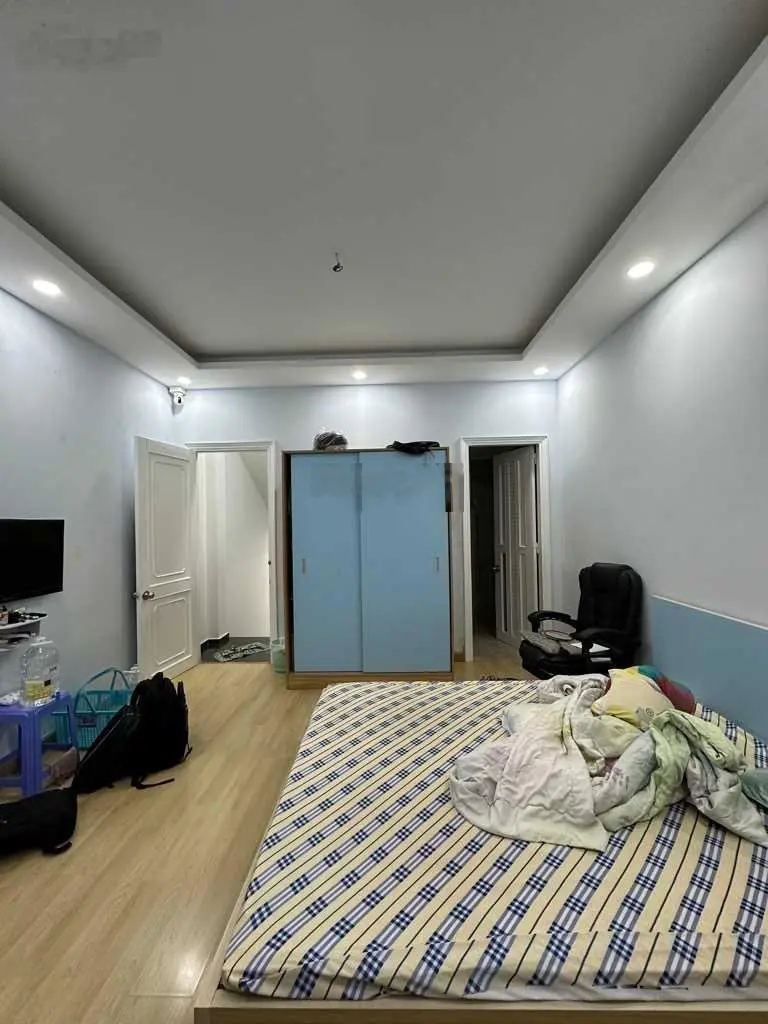HIẾM, nhà VIP 2 mặt hẻm 6m trước sau, Nguyễn Hồng Đào, 4 tầng, vuông A4