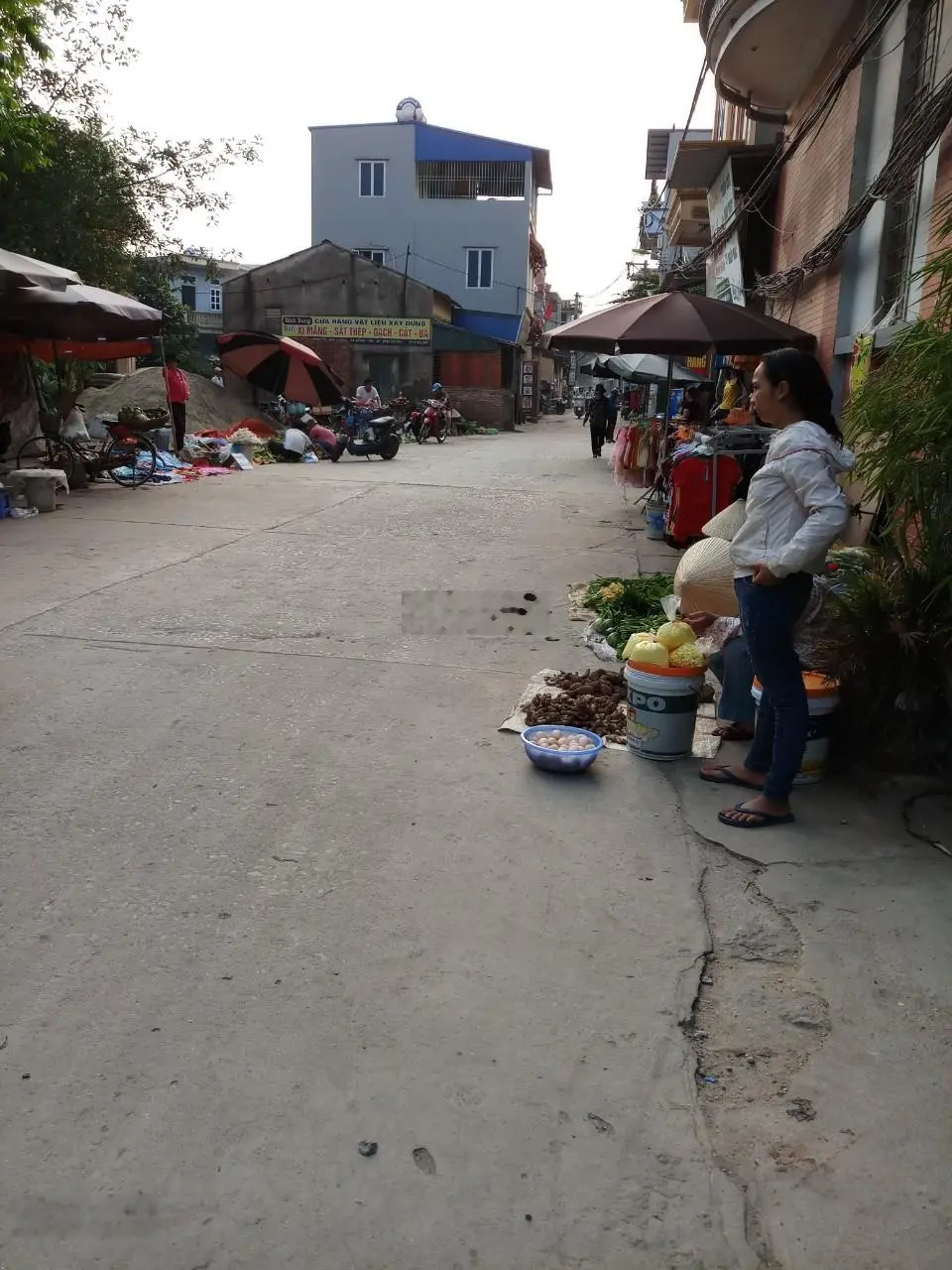 Nhà 3 tầng ô tô đỗ cửa sát chợ, trục chính chợ Văn Nội Phú Lương giá chỉ 83tr/m2