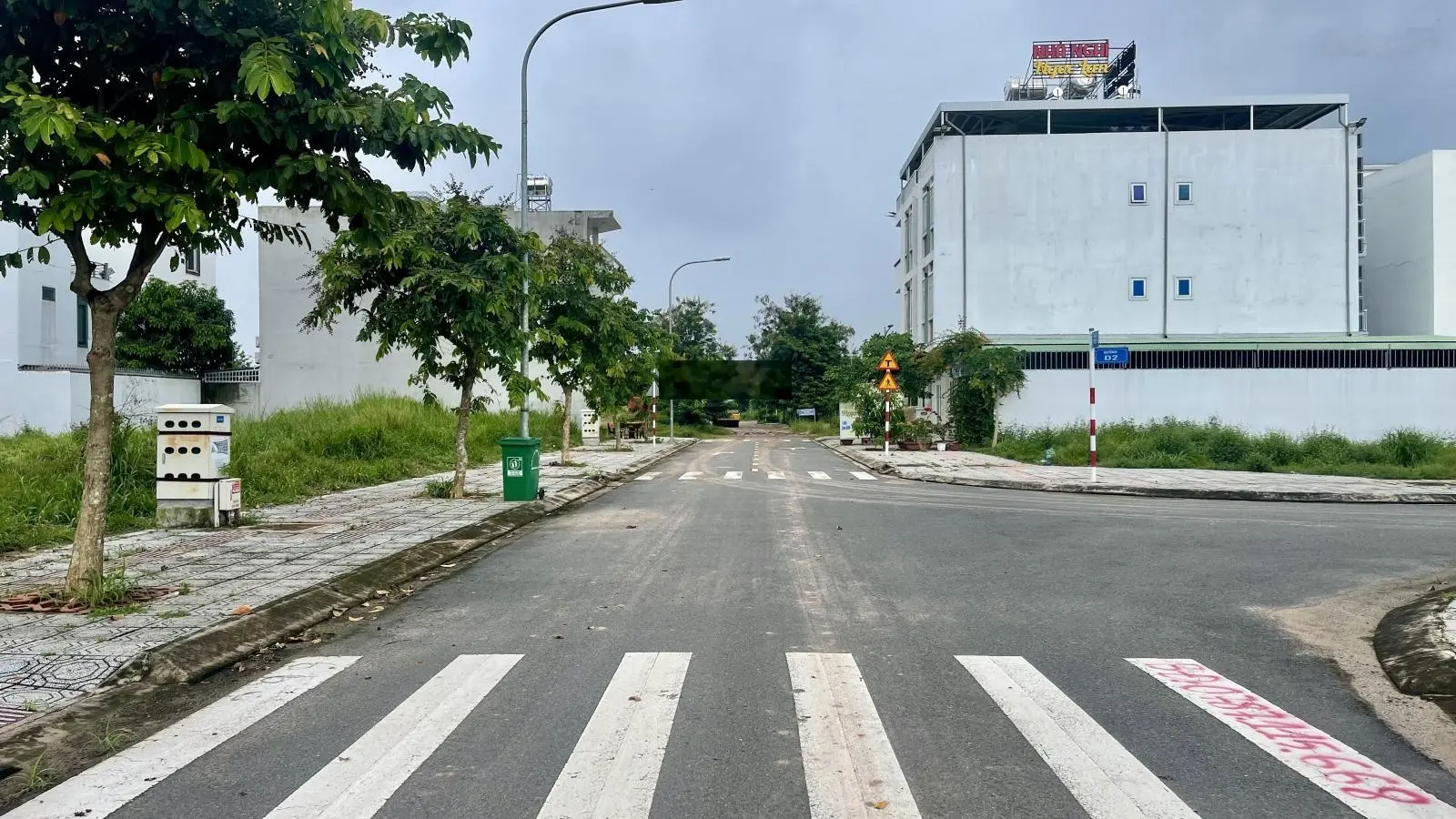 Bán lô đất sổ riêng thổ cư 100m2 KDC Bàu Xéo
