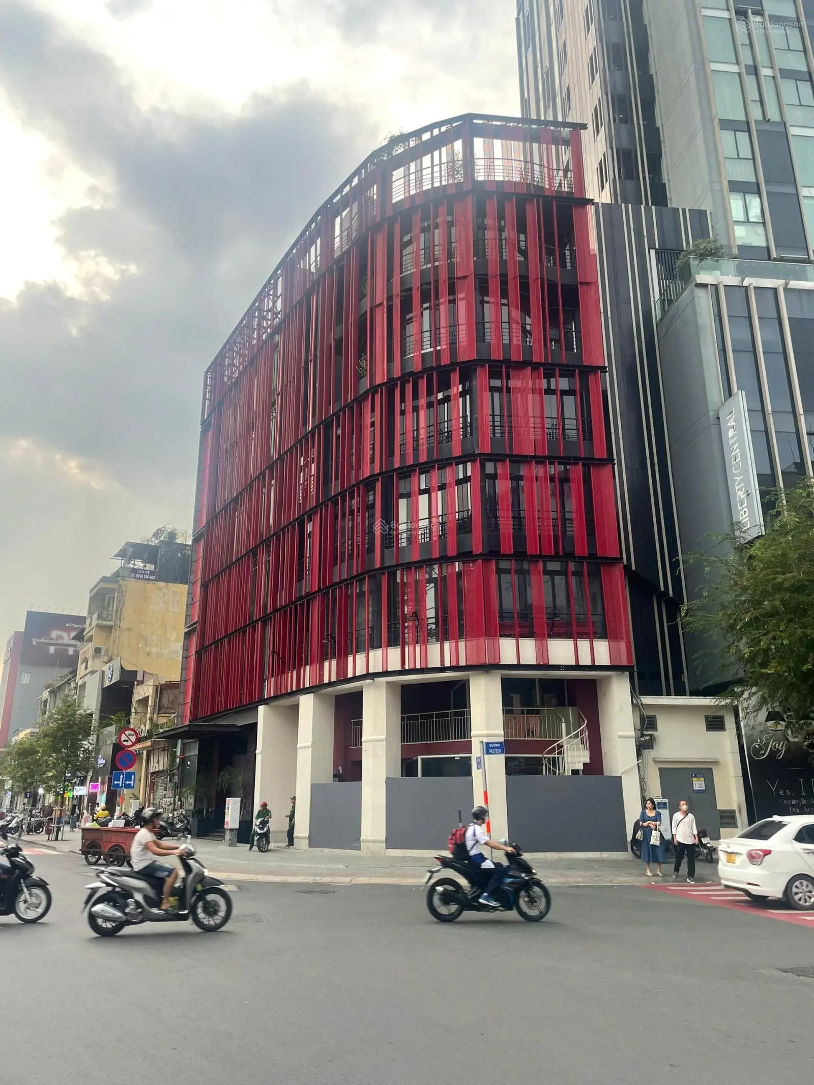 Căn góc 2 mặt tiền Nguyễn Thái Bình P Nguyễn Thái Bình Q1, DT: 7x20 công nhận 140m2, gía bán 65 tỷ
