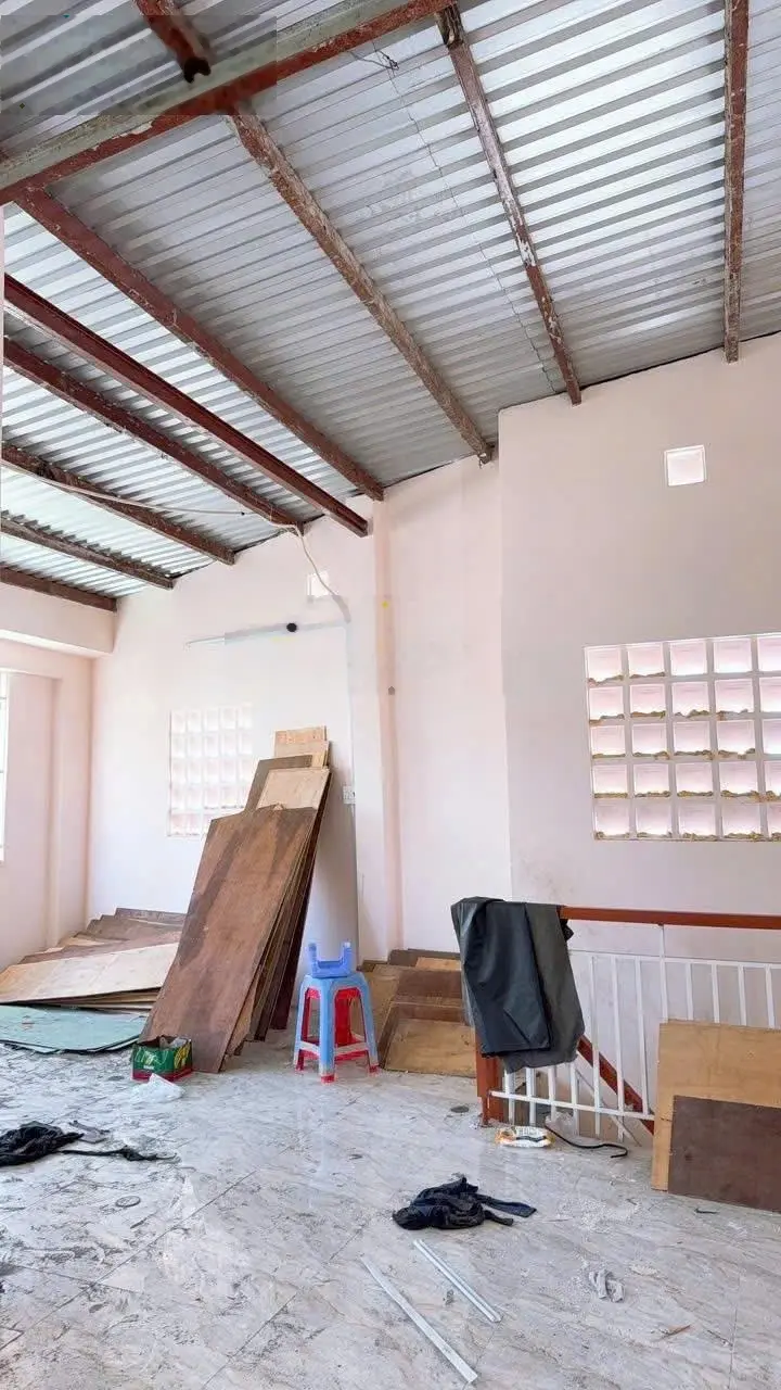 3 tầng đúc - Lưu Hữu Phước p15 Q8- shr hiện hữu hoàn công- 77,7m2 , NH hỗ trợ vay 3,5 tỷ