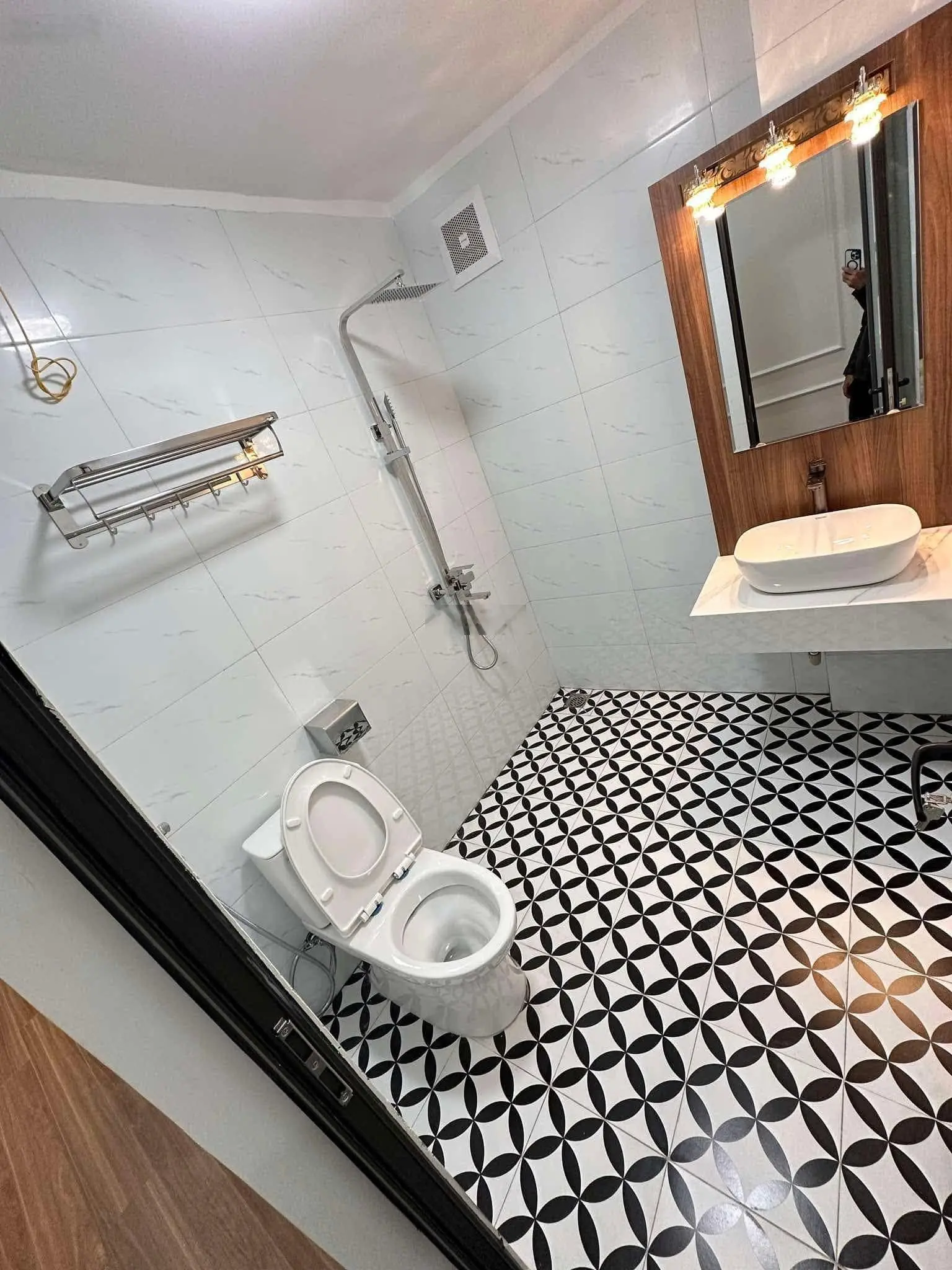Phố Xuân La 43m2 - Nhà đẹp hiện đại, ngõ thông rộng - Gần phố, giáp Hồ Tây - Giá ổn mua trước tết