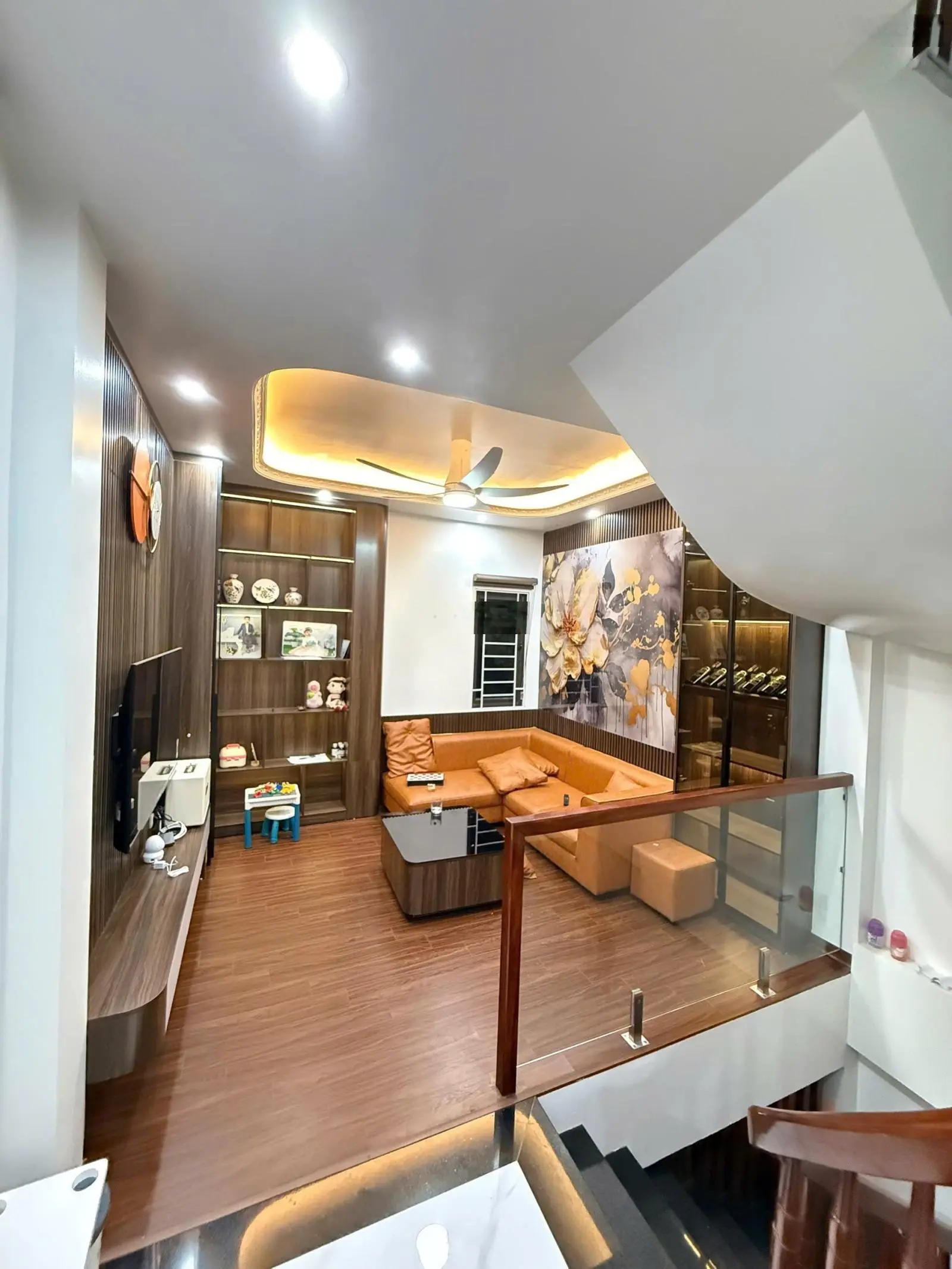 Chính chủ tôi cần bán nhà ngõ 193 phú Diễn - Pull Nội Thất - Nhà Xây Độc lập kiên Cố