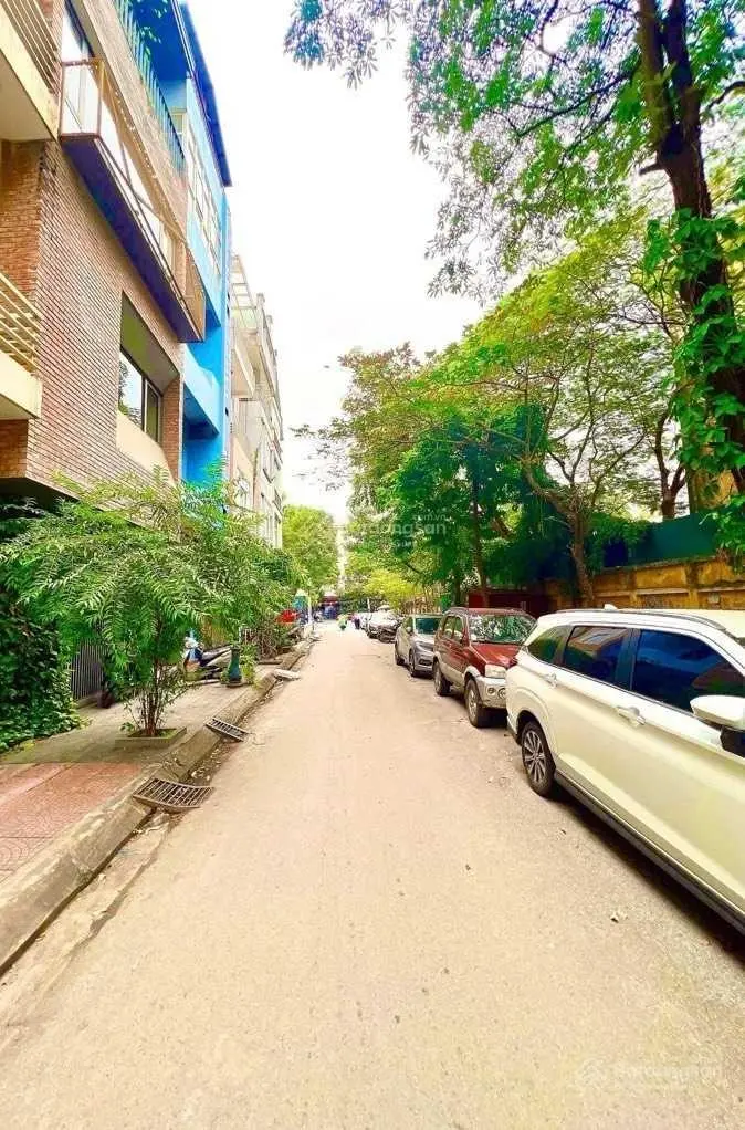 Bán nhà Nguyễn Khánh Toàn, 2 mặt ngõ ô tô tránh, vỉa hè kinh doanh, ô chờ thang máy, 95m2 32 tỷ 500