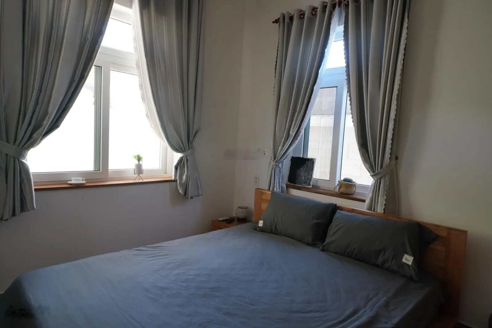 Bán nhà biệt thự Đơn Lập Mặt Tiền Biển - Sổ Hồng Lâu Dài - View Đẹp Hiếm Có, cách Novaworld 3 km