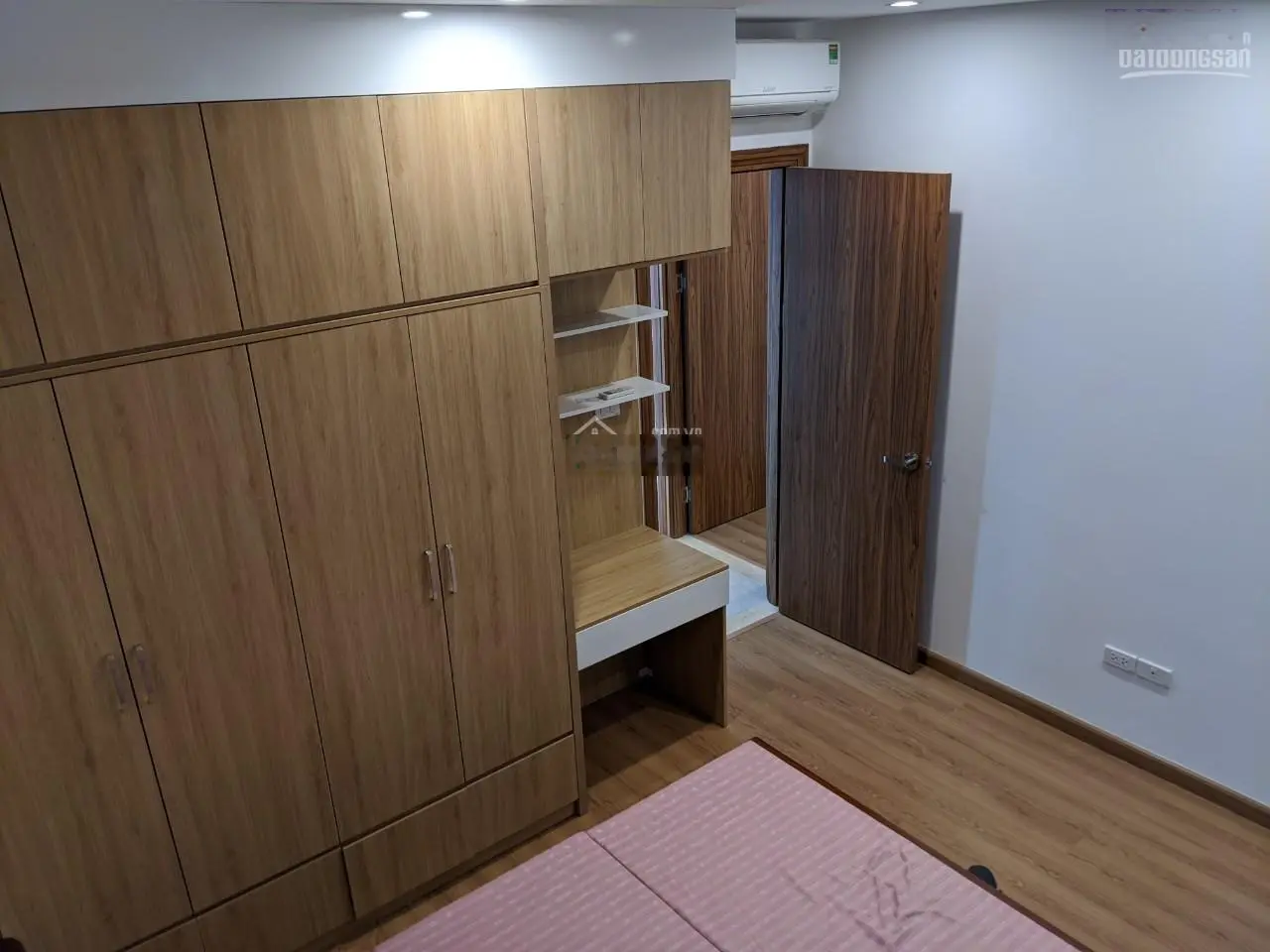 (Giá thật) chính chủ gửi bán căn hộ 102.8m2 3PN - 2WC View Hồ Tây CC Cầu Giấy Center Point