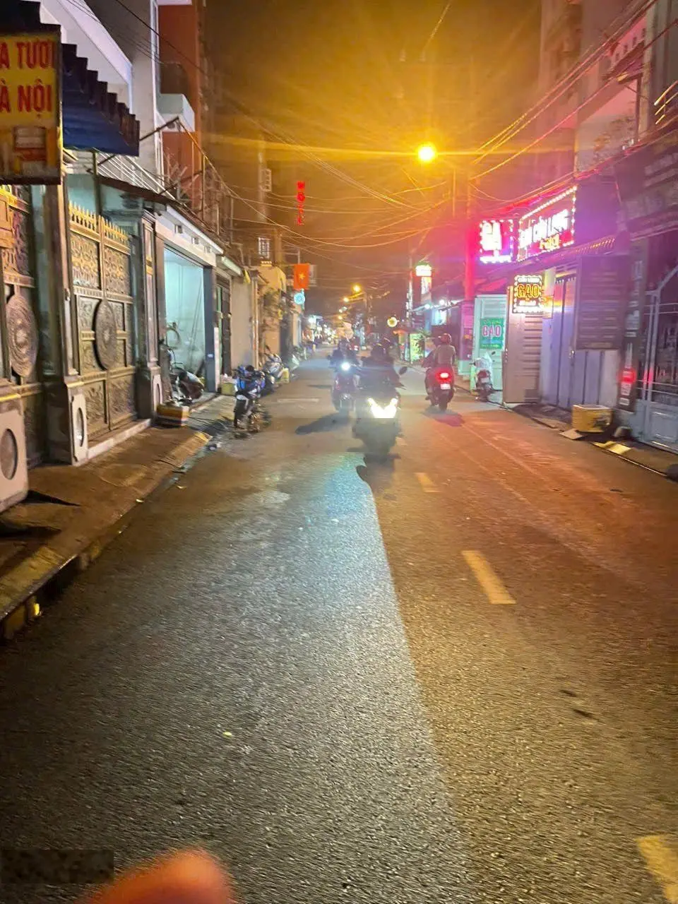 Bán gấp nhà đường 10m Sơn Kỳ, tiện kinh doanh buôn bán 67m2 đất, đúc 3 Tấm, 5 phòng ngủ, 5 WC