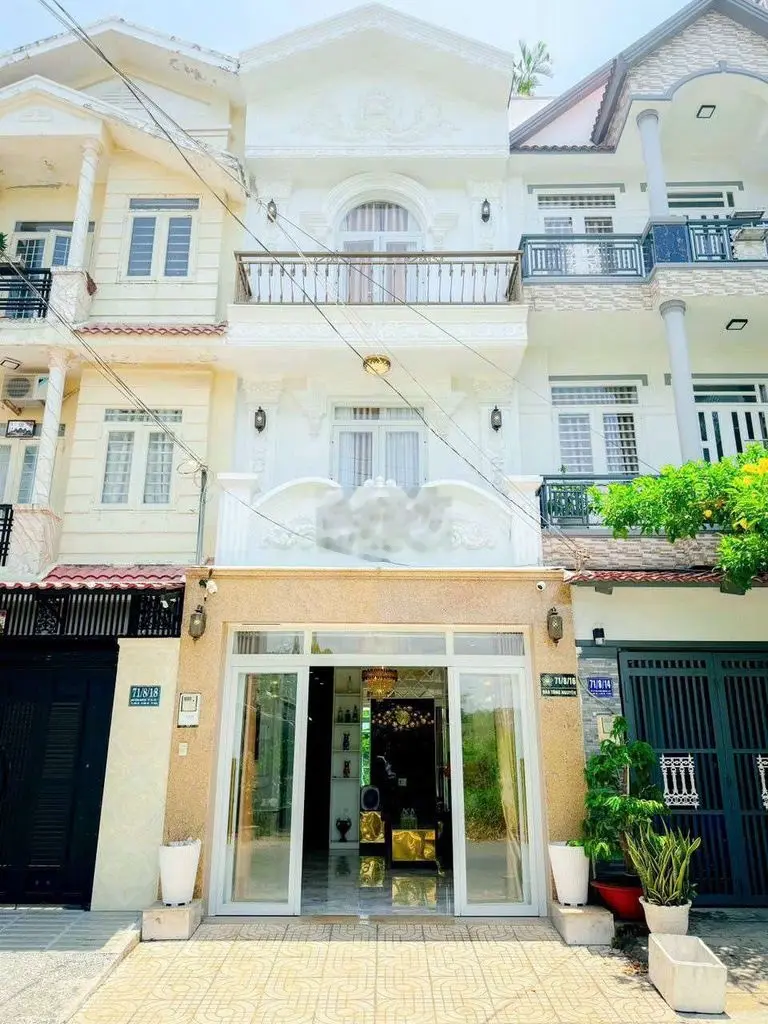 Nhà Phố + 4x13m/3tầng+ 4Phòng+Hẻm Xe Ô Tô+Cách Cầu Phú Xuân 500m.