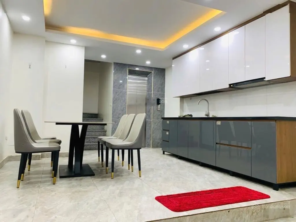 Nhà mới ở ngay 6 tầng - thang máy - full nội thất - ô tô đỗ cửa - 10m ra ô tô tránh - phúc lợi.