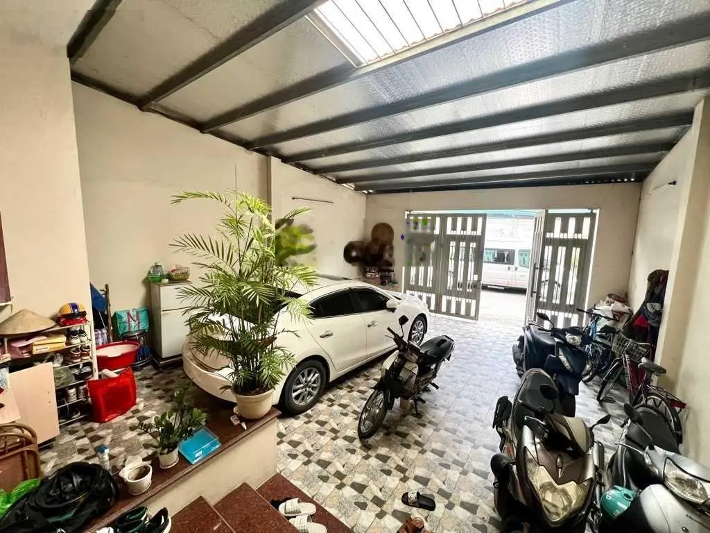 Bán nhà vườn phố Thạch Bàn 150m2x3 tầng - MT Rộng, ngõ ô tô tránh - giá tốt - LH 0967 066 ***