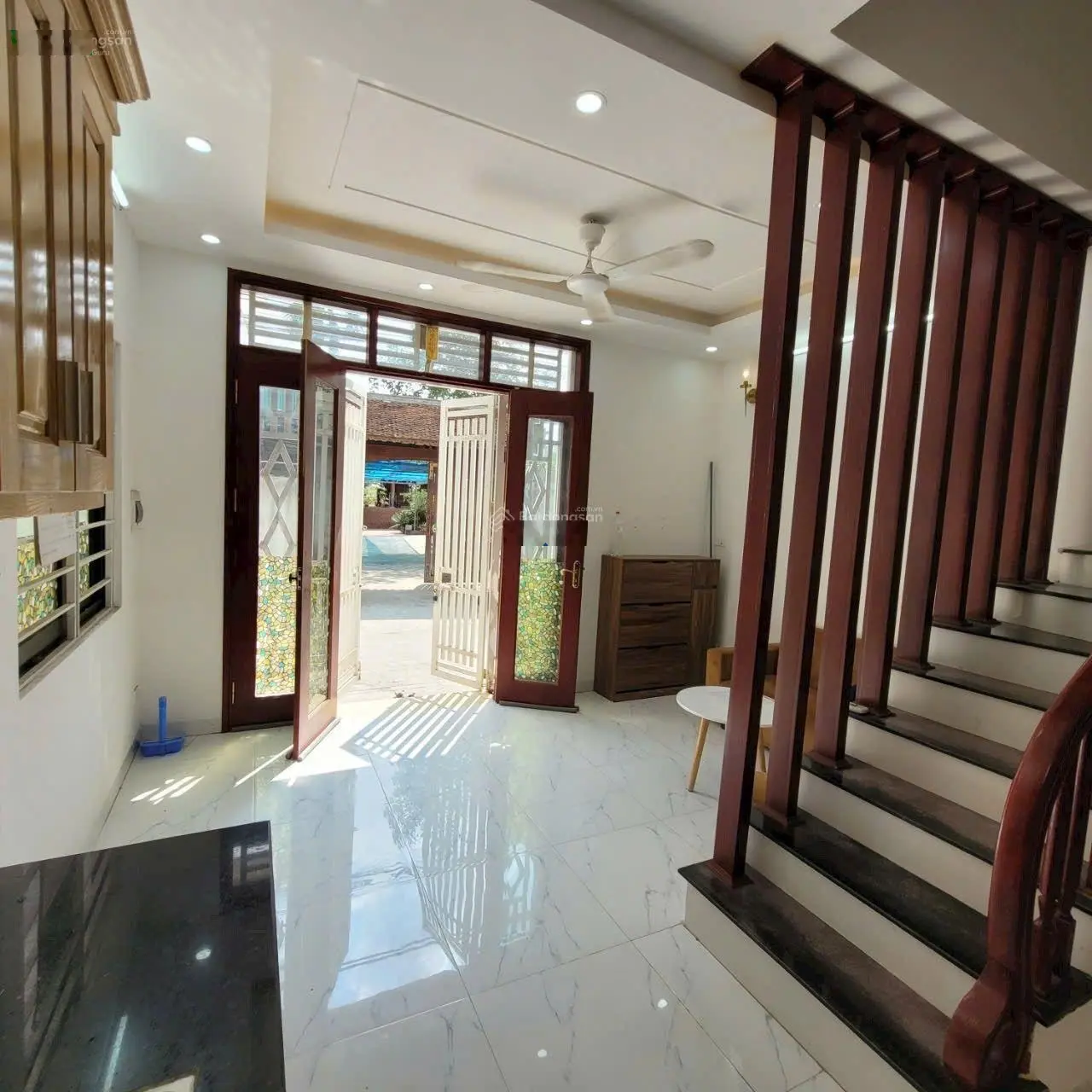 Cc bán nhà tổ 14 Yên Nghĩa Dt 30m2, 4 tầng full nội thất căn góc ngõ thông ô tô quay đầu giá 3tỷ75