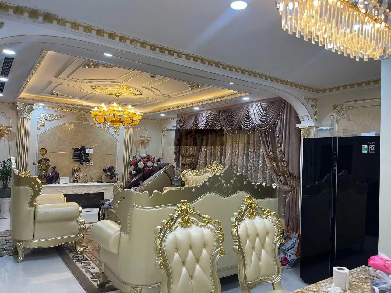 Gia đình chúng tôi rất thiện chí cần bán căn hộ 100m2 tại 173 Xuân Thủy giá chỉ 4,5 tỷ, LH cho tôi