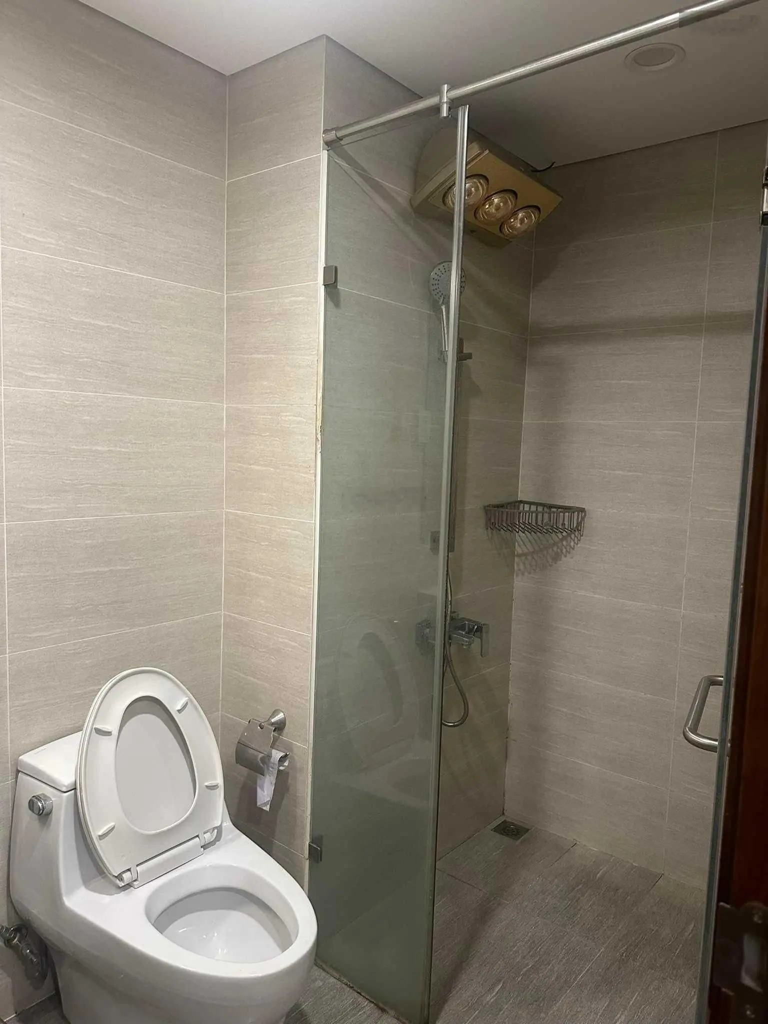Chính chủ bán, 90 Nguyễn Tuân, giá 4,9 tỷ, full nội thất. BC Đông Nam, nhà đẹp. LH: 0343 202 ***