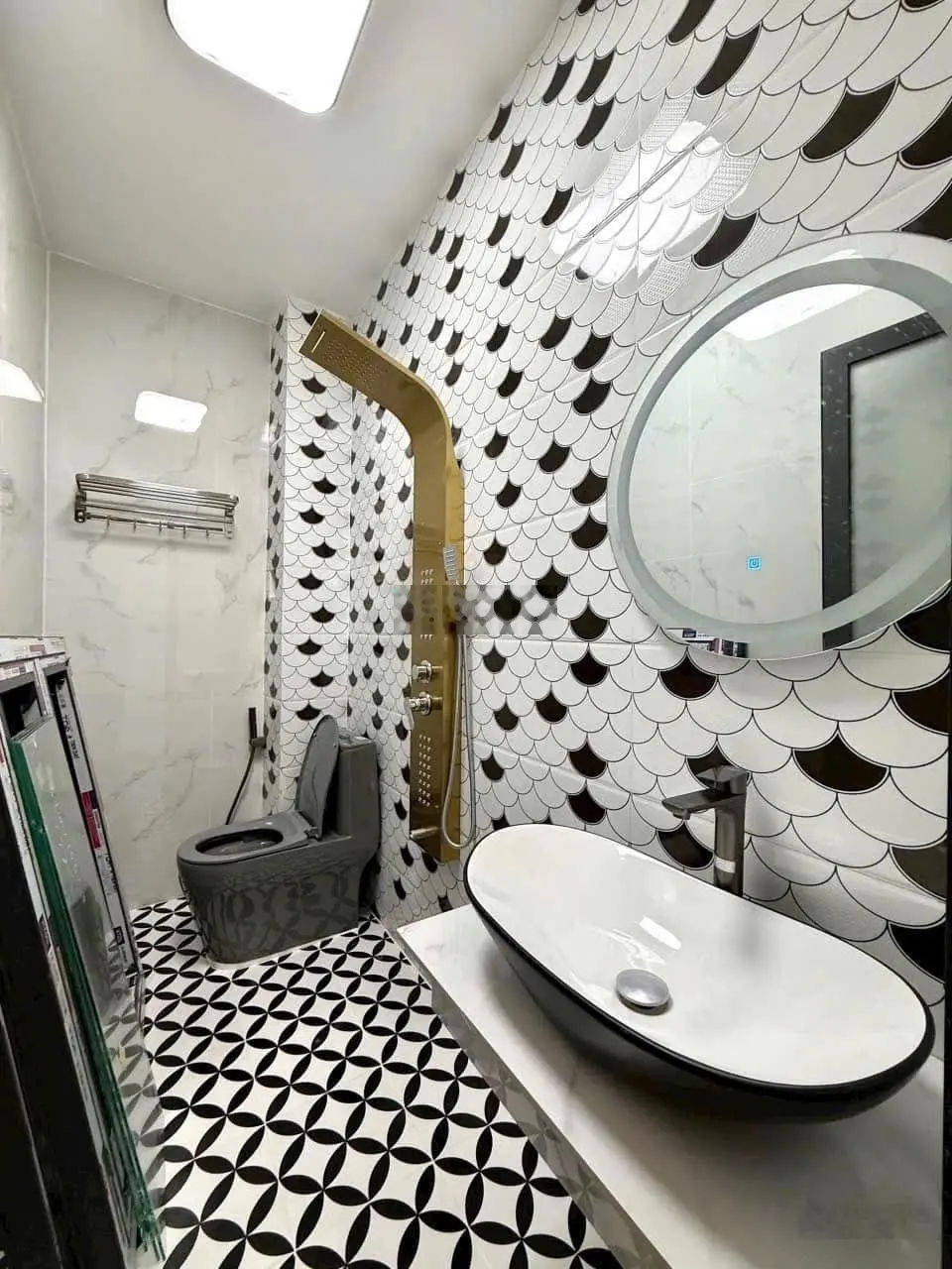 Gần THPT Đào Duy Anh bán nhà Trường Sa, Q3, 60m2 SHR hẻm 4m thiện chí giảm mạnh