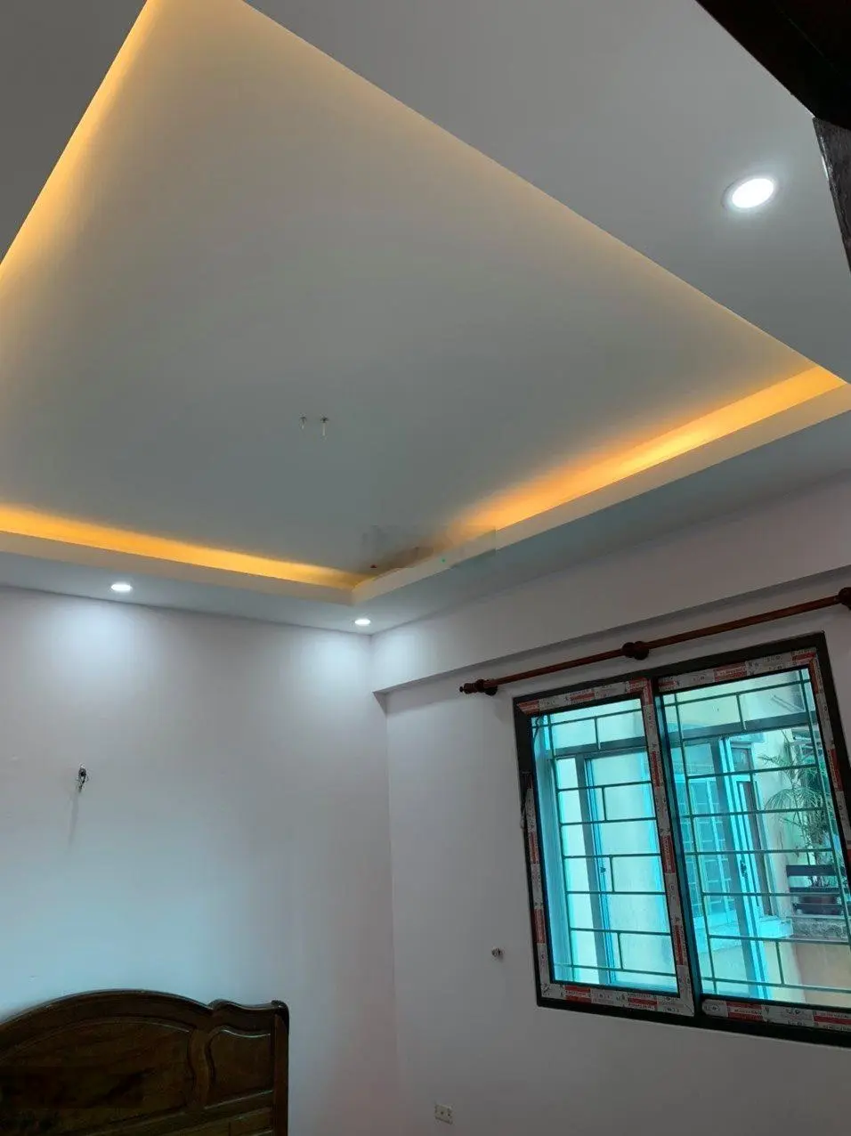 Chính chủ bán nhanh căn hộ 3 ngủ 2 WC, nhà đẹp ở được luôn tại khu đô thị Linh Đàm