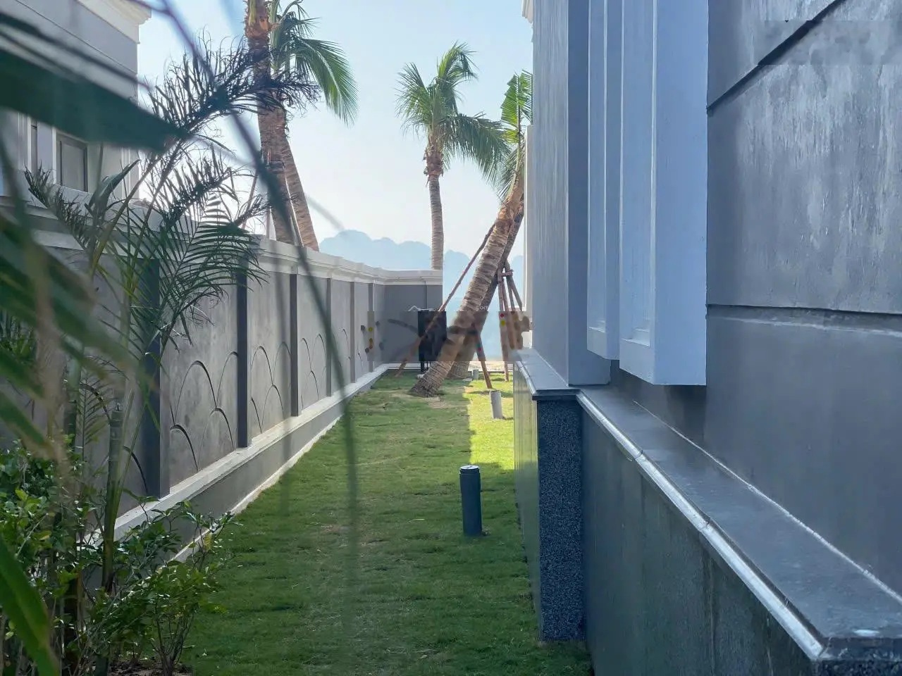 Biệt thự biển - view vịnh Hạ Long. Giá CĐT