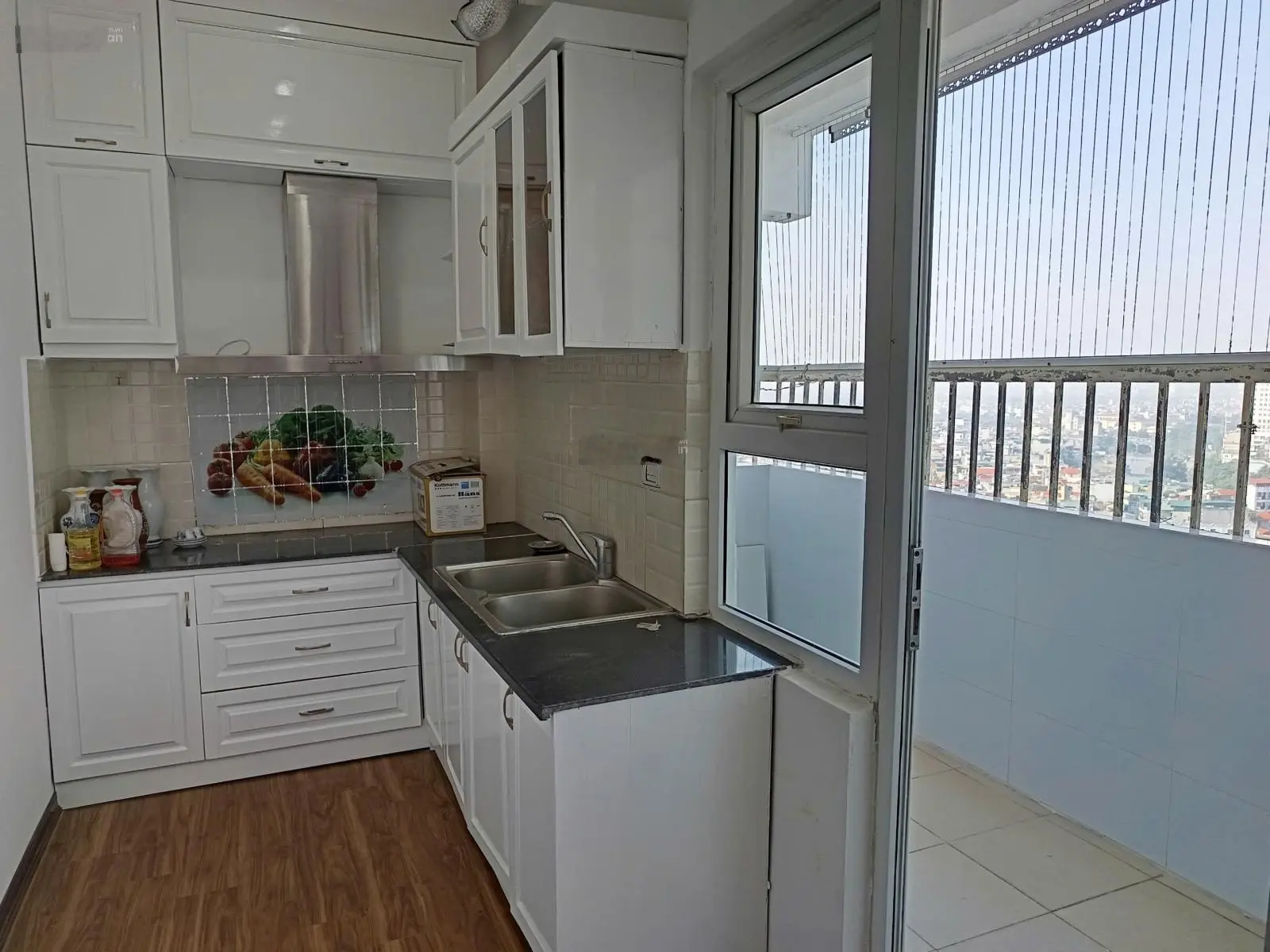 Tôi cần bán căn hộ Xa La - tầng trung đẹp - giá hợp lý - nhà full nội thất 0845 994 ***