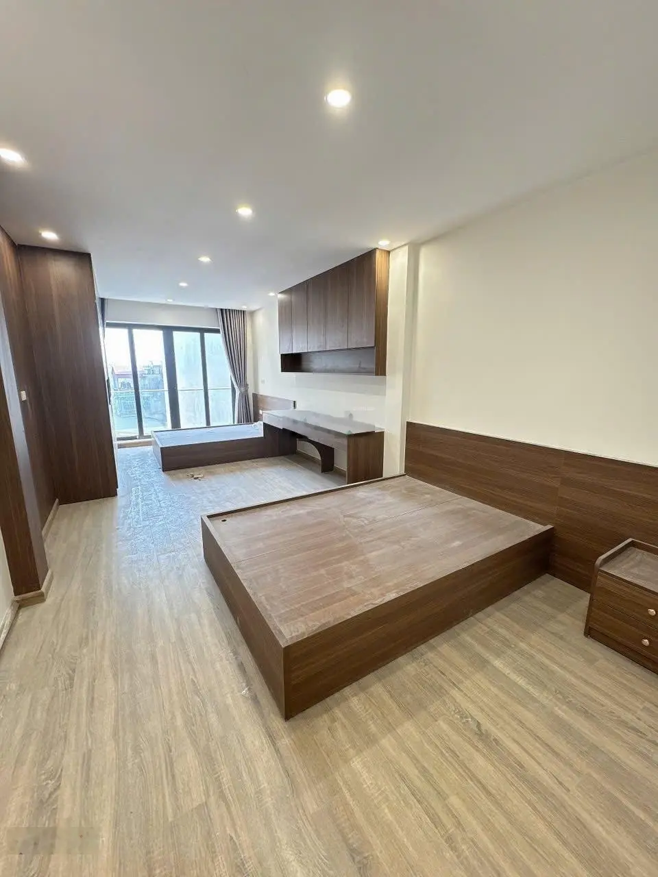 Bán nhà mặt phố 50m2, giá ưu đãi 14,8 tỷ tại Tư Đình, Long Biên, Hà Nội