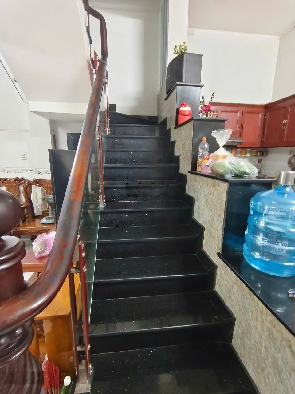 Bán nhà 2 lầu báo sang tên giáp gò vấp