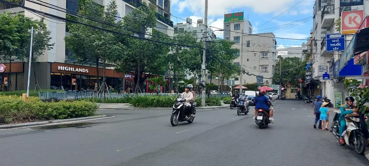 86m2 3.5mx28m nở hậu 4 tầng nhà Đẹp khu cao cấp Hà Đô, thông Cao Thắng Q.1O - 4 tầng thông sàn rông