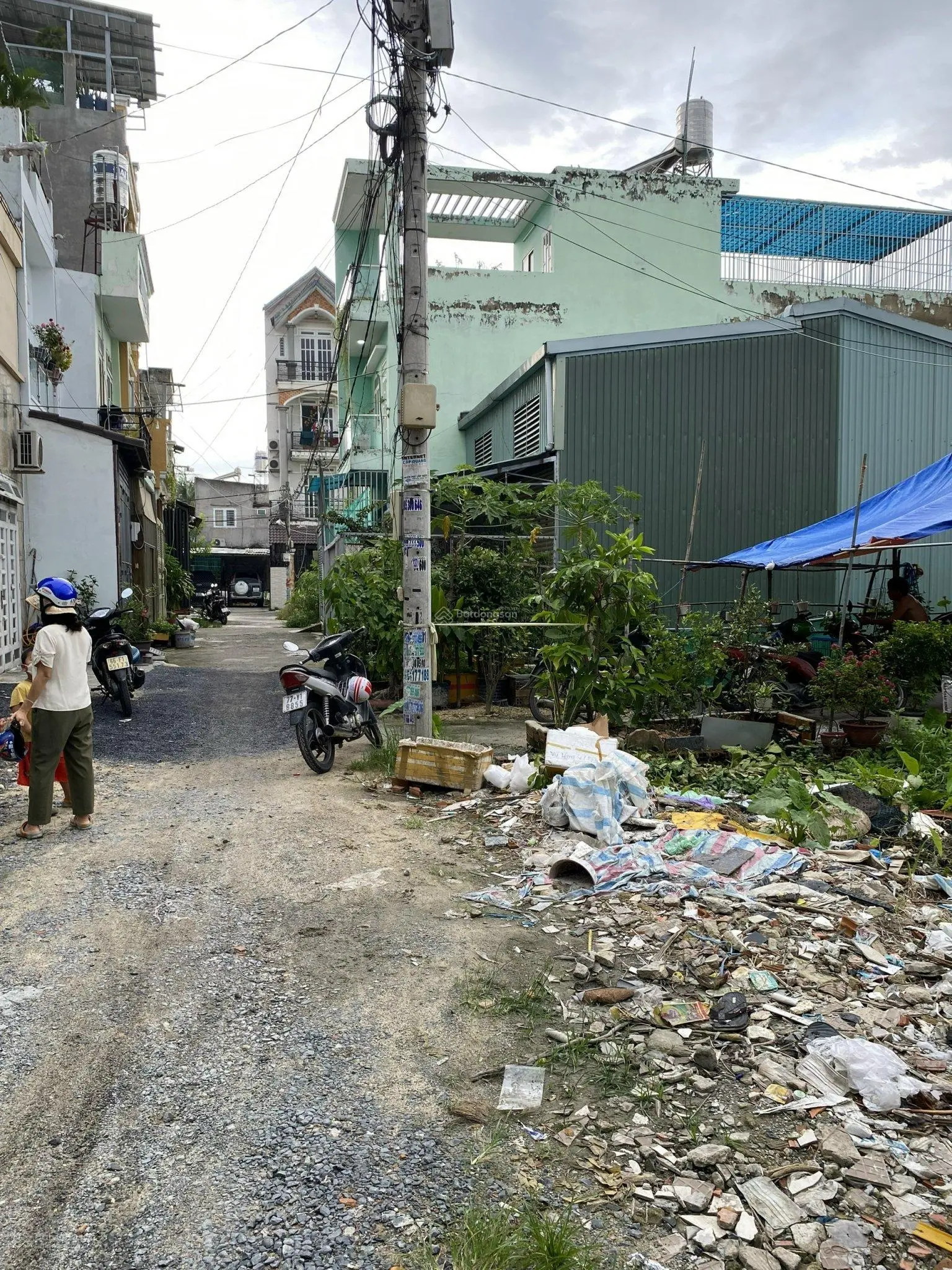Đất giá rẻ 1/TX52. DT: 4 x 17m SHR, đường thông. Giá: (2.6) tỷ