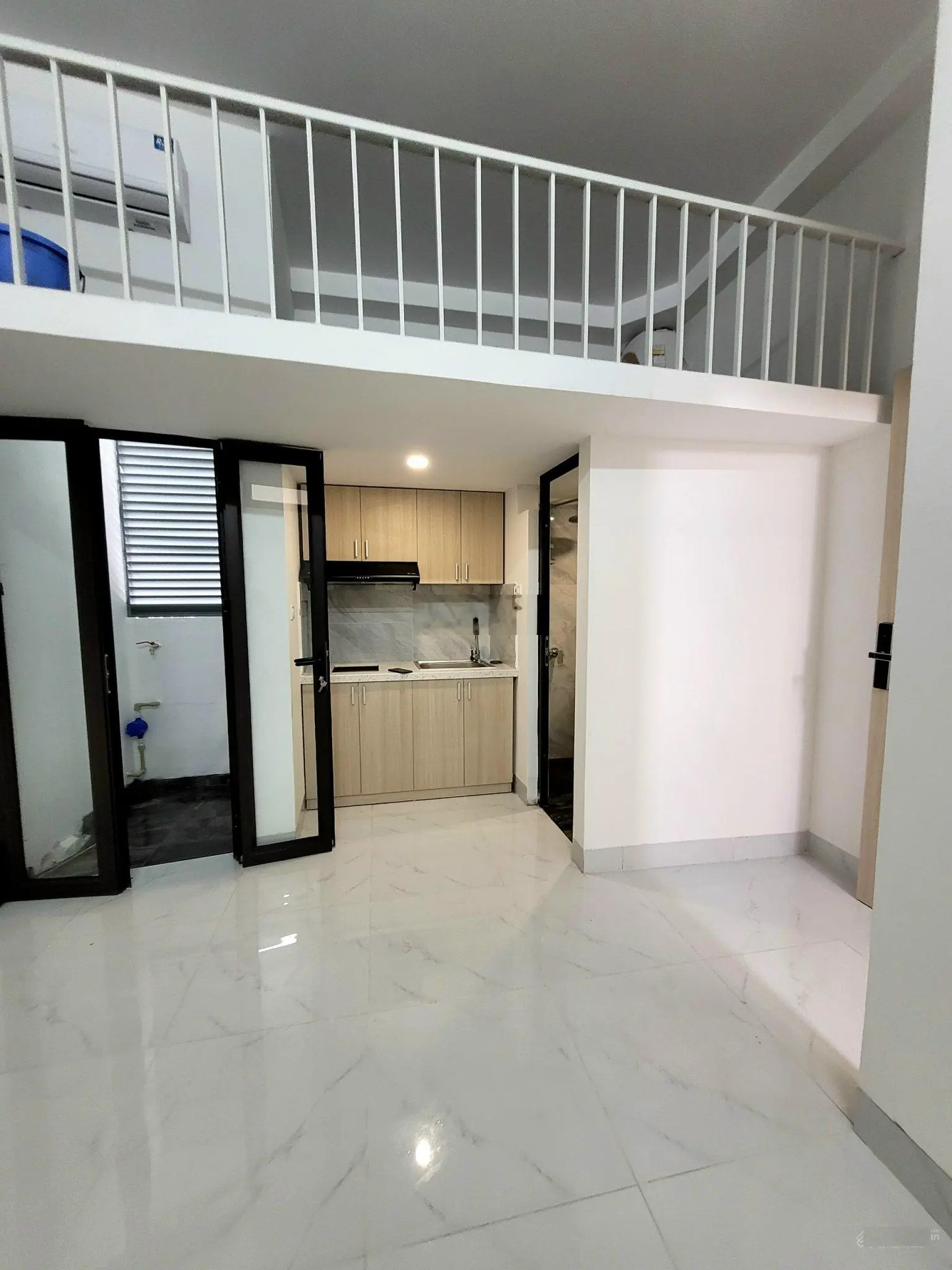 Bán toà nhà dòng tiền - Lạc Long Quân - 146m2*8T*MT 4m* giá 22tỷ nhỉnh - ngõ ôtô tránh - 20m ra phố