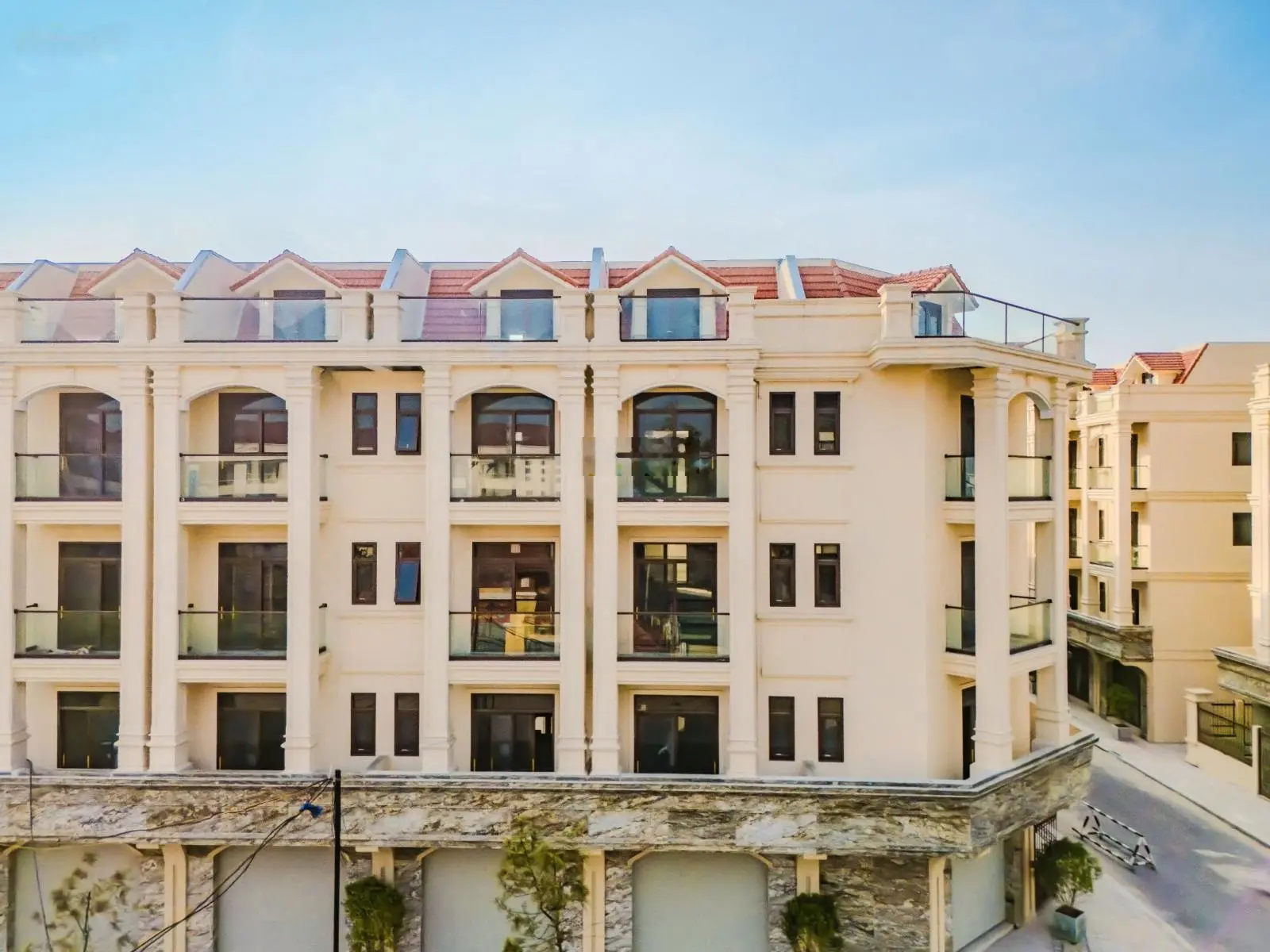 Bán shophouse Him Lam Thường Tín 12, x tỷ. DT 81m2, MT 5m, 5 tầng. Rẻ nhất thị trường
