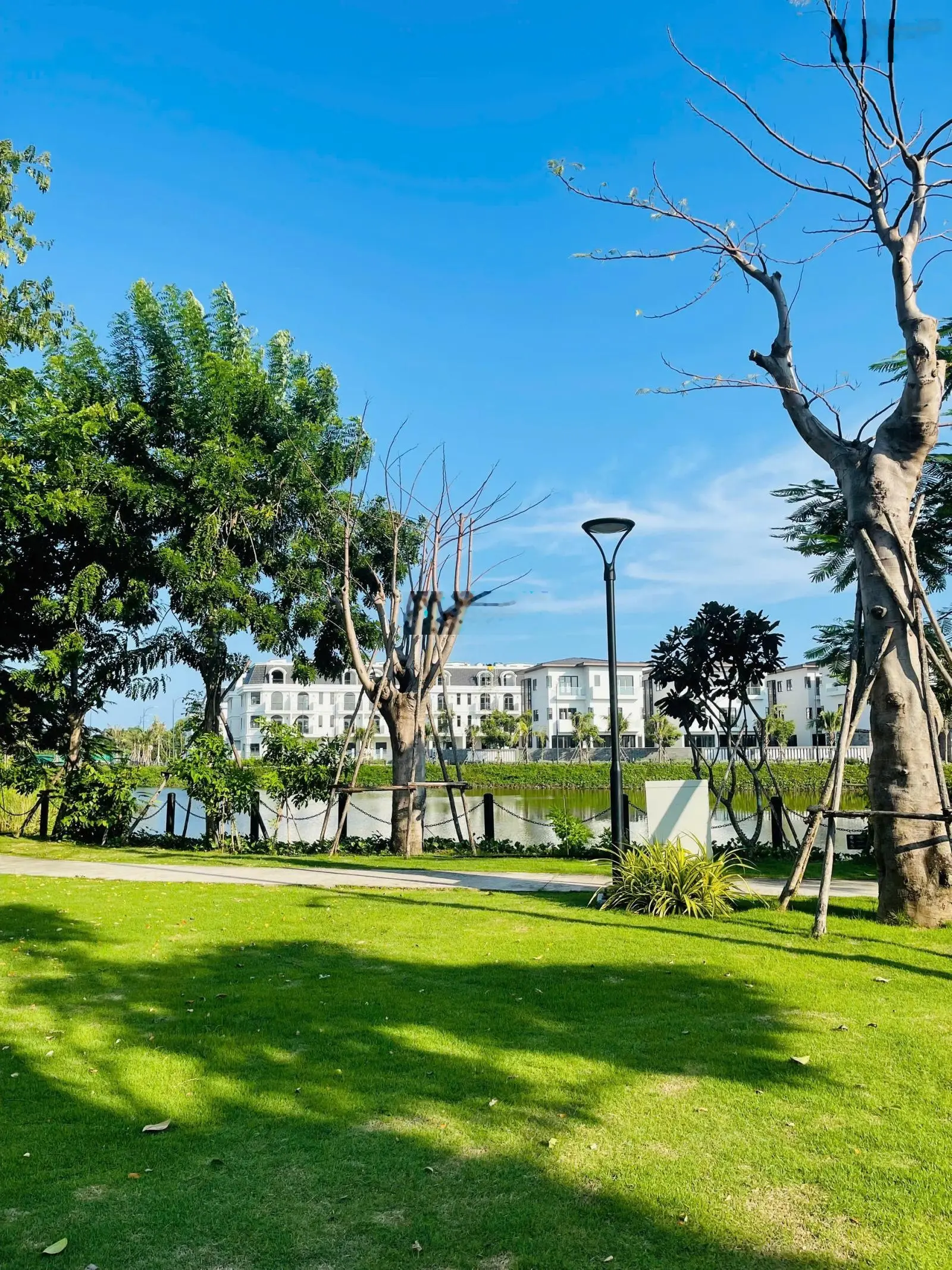 Nhà phố LK9, 87m2, xây dựng 5x13m, giá 5,5 tỷ, bao hết thuế phí