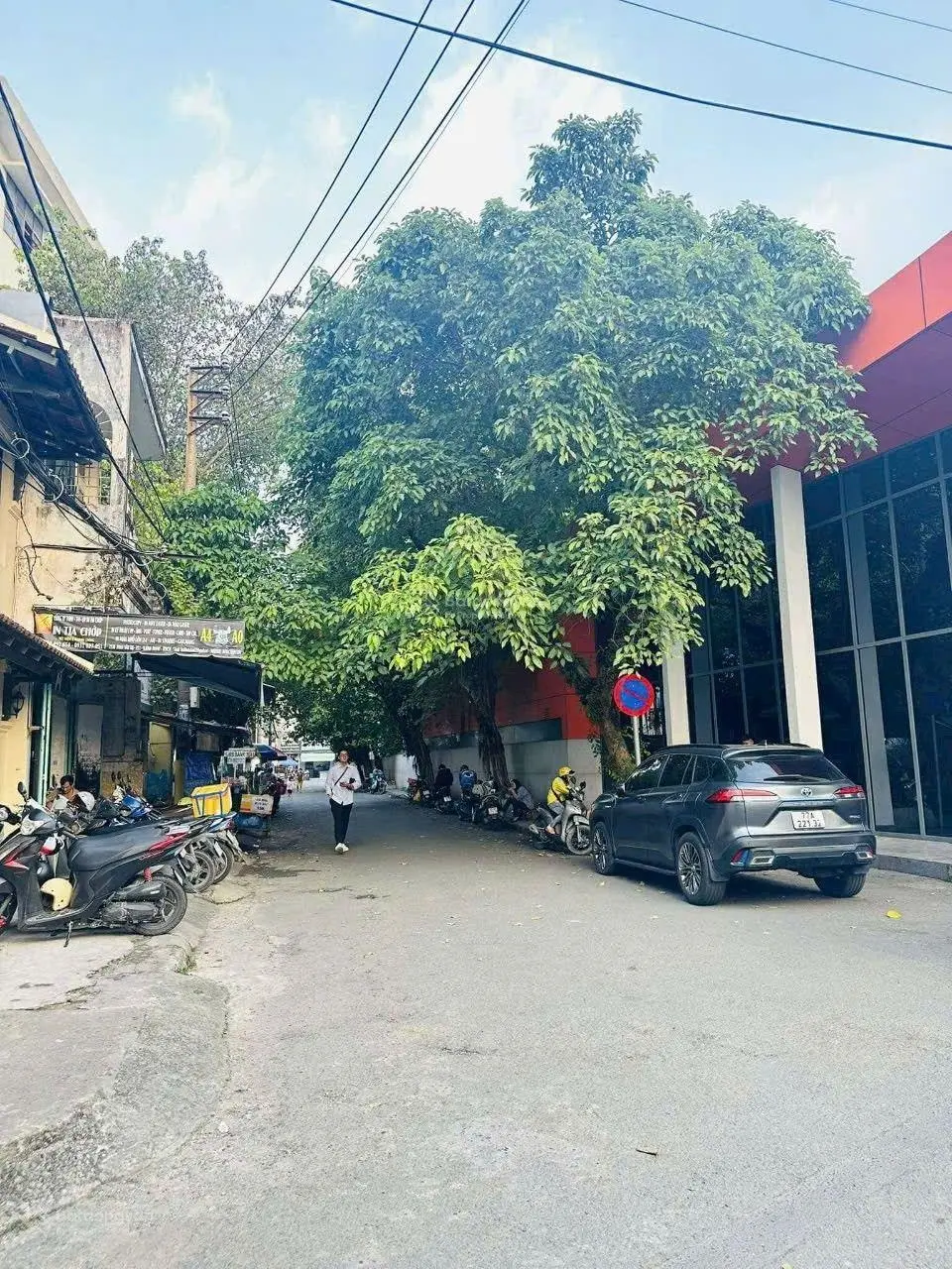 Gấp bán - siêu phẩm Bình Thạnh - ô tô vào nhà - dòng tiền KD 30 triệu/th - gần 120m2 - 5 tầng BTCT
