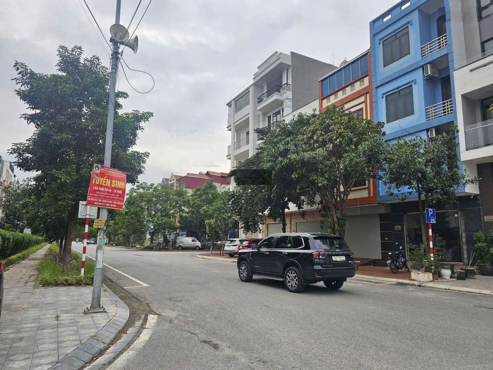 Bán tòa nhà thương mại nhà 6 tầng mặt đường Lê Thánh Tông Khả lễ 2 cho thuê 720tr/năm