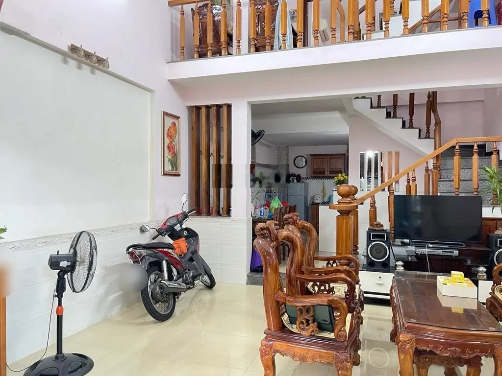 Ngay Đại Học Duy Tân - Phan Thanh - 3 Tầng - Đường thông, thoáng - 3.9 Tỷ