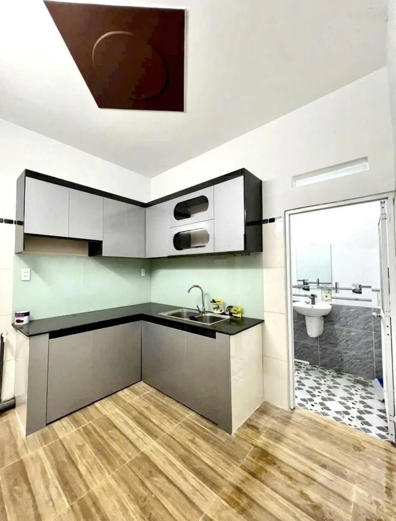 Bán nhà căn Đỗ Xuân Hợp Q9 DT 54m2 3PN giá 1tỷ960 SHR LH 0798.545.065