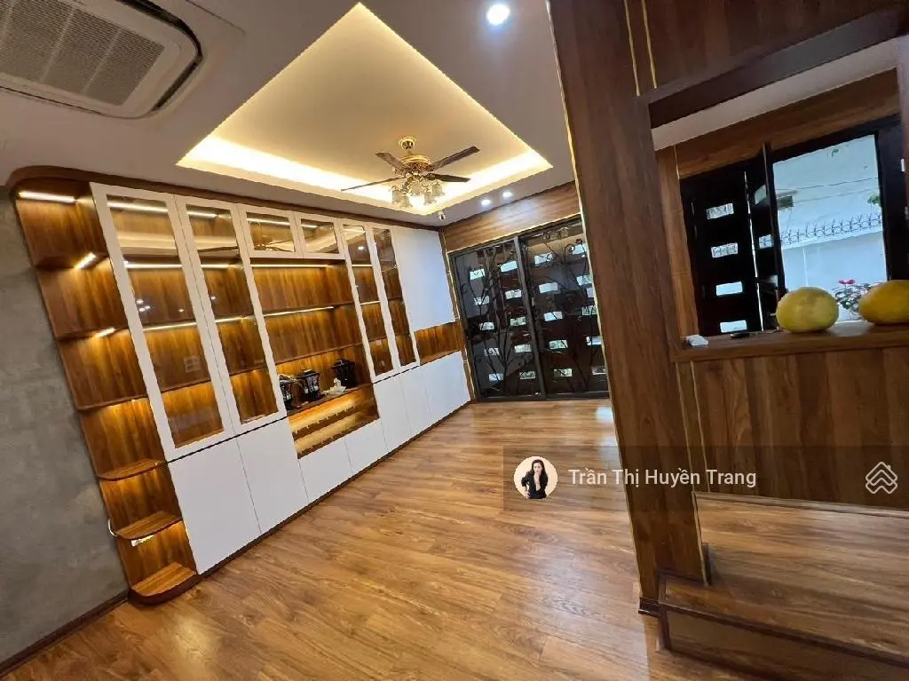 Bán biệt thự sân vườn 200m phố vĩnh phúc, gara ô tô, bể bơi, tiểu cảnh siêu đẹp, 32 tỷ o973355.626
