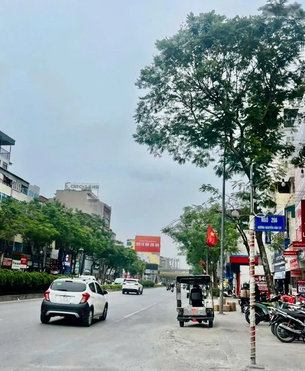 Cần Bán gấp nhà riêng 5 tầng tại Nguyễn Văn Cừ, 9,5 tỷ, 50m mới kính koong