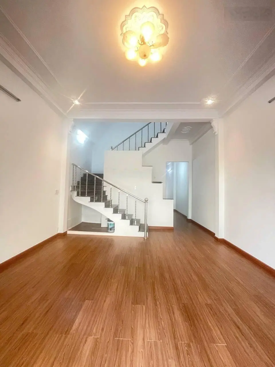 Bán nhà mặt tiền Đặng Đình Vân, gần Nguyễn Tất Thành, DT 75m2 nhà 2 tầng