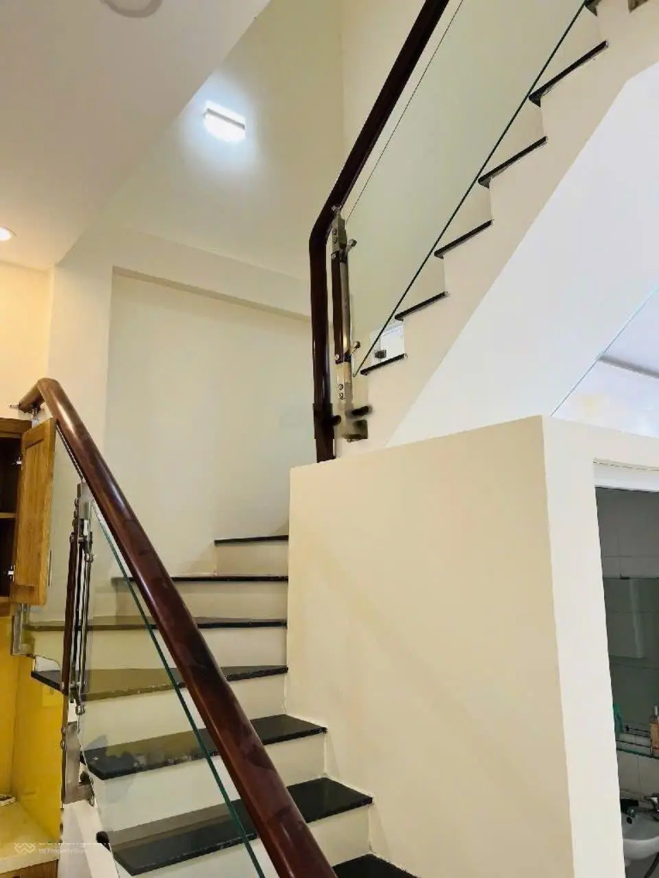 Nhà mới btct ở ngay - cách hxt 15m - bạch đằng gần chợ bà chiểu - ngã tư hàng xanh - 46m chỉ 5.2tỷ
