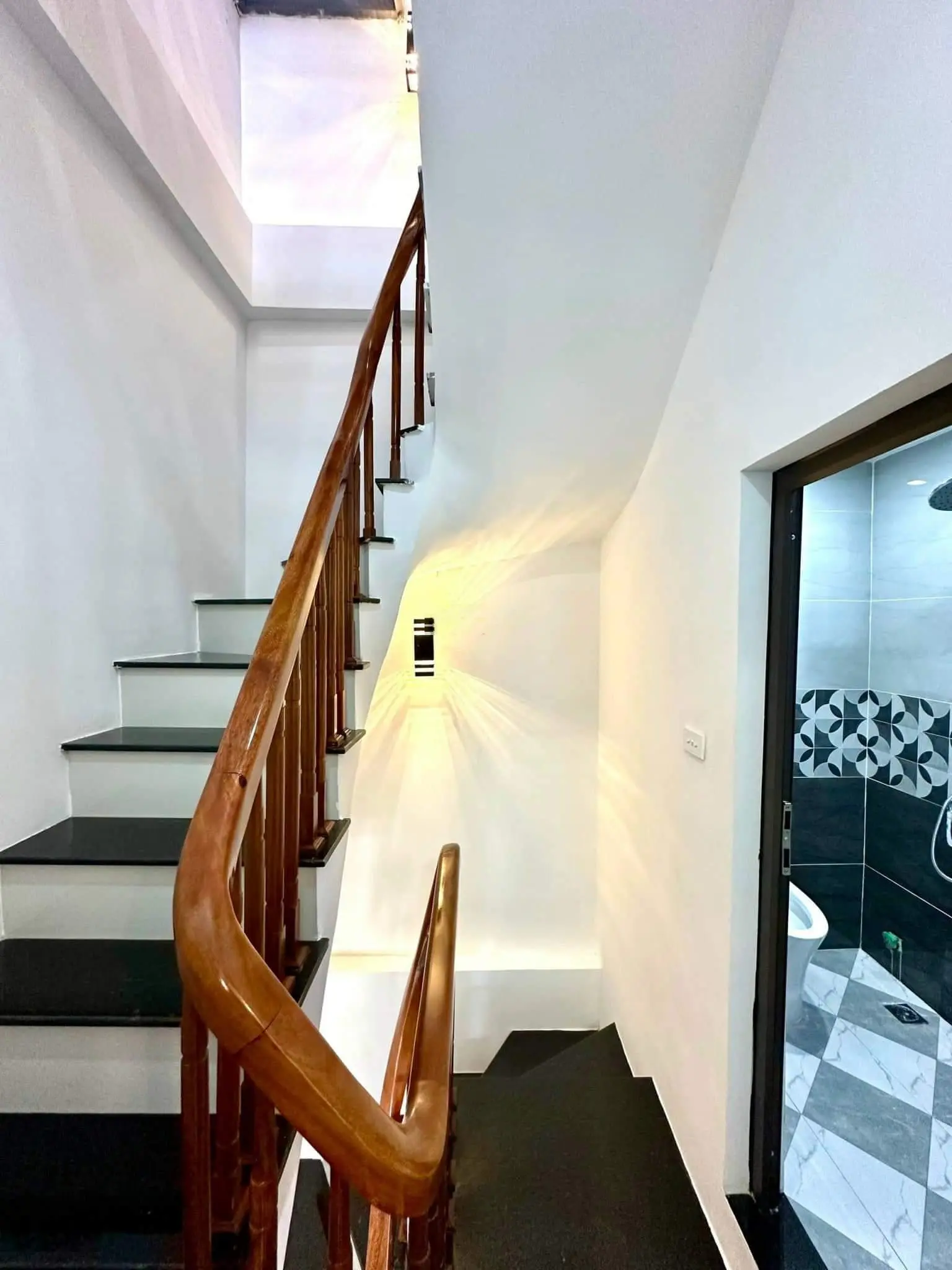 Chính chủ nhờ bán gấp nhà - Lê Đức Thọ - ô tô nhỏ đỗ cửa - 10m ra ô tô tránh - sổ đẹp - giá tốt