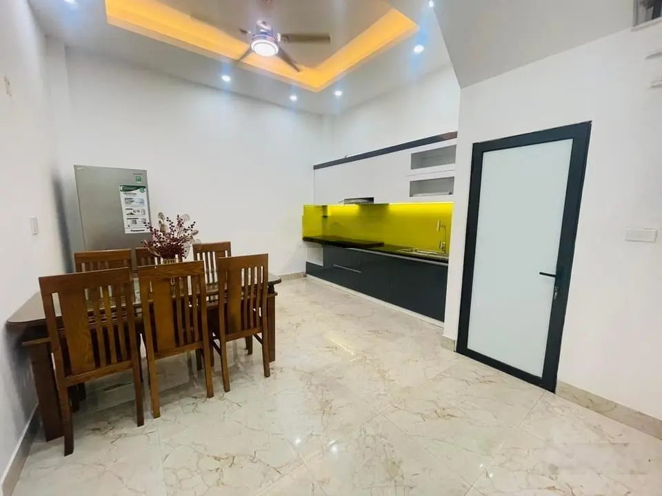 Chính chủ bán nhà mặt ngõ 205 Định Công Thượng 43m 4T Mt4,6m, Kinh Doanh, gần phố