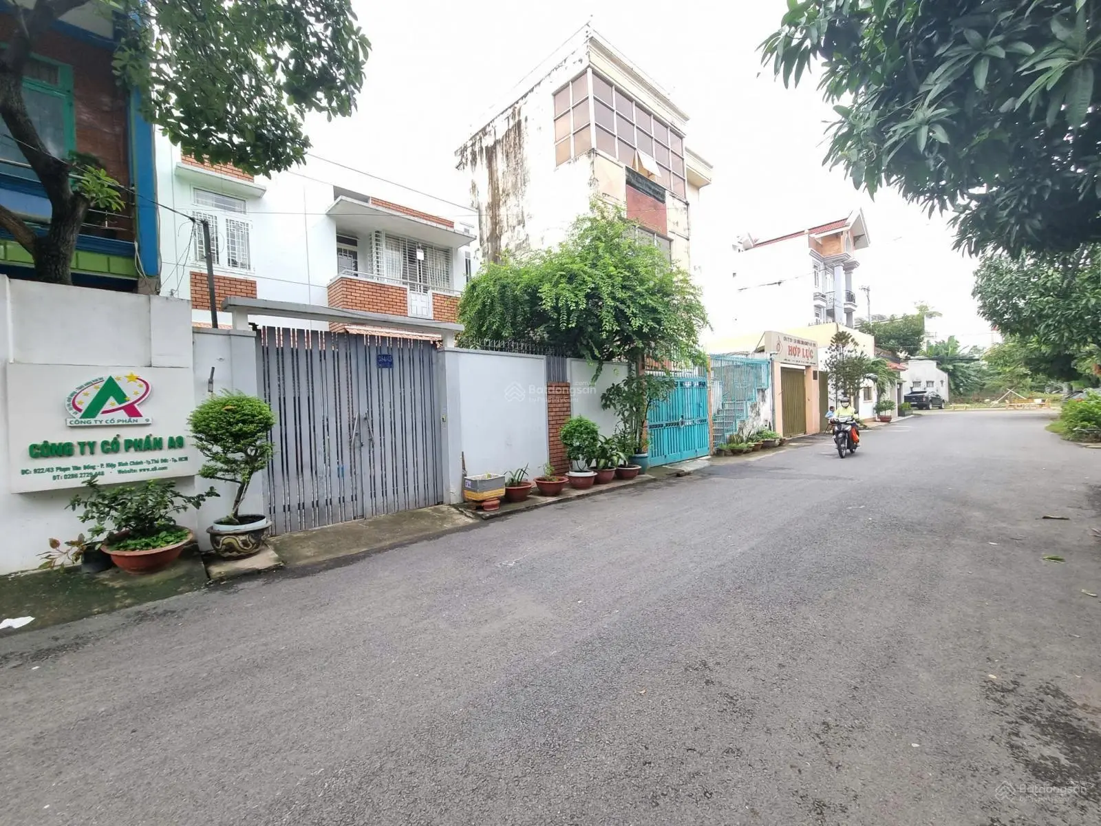 Bán nhà 1 trệt 1 lầu 100m2 5x20 vuông vức đường 12m giá chỉ 8,95 tỷ