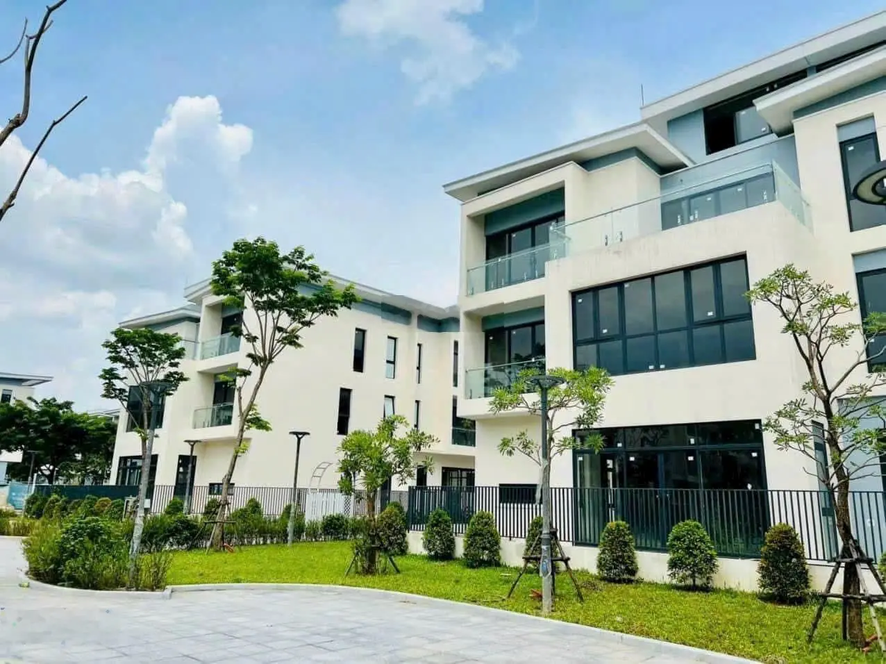 Bán suất ngoại giao căn 180m2 An Qúy Villa, vị trí đẹp, quà tặng lên tới 3tỷ, HTLS 24T, sổ trao tay