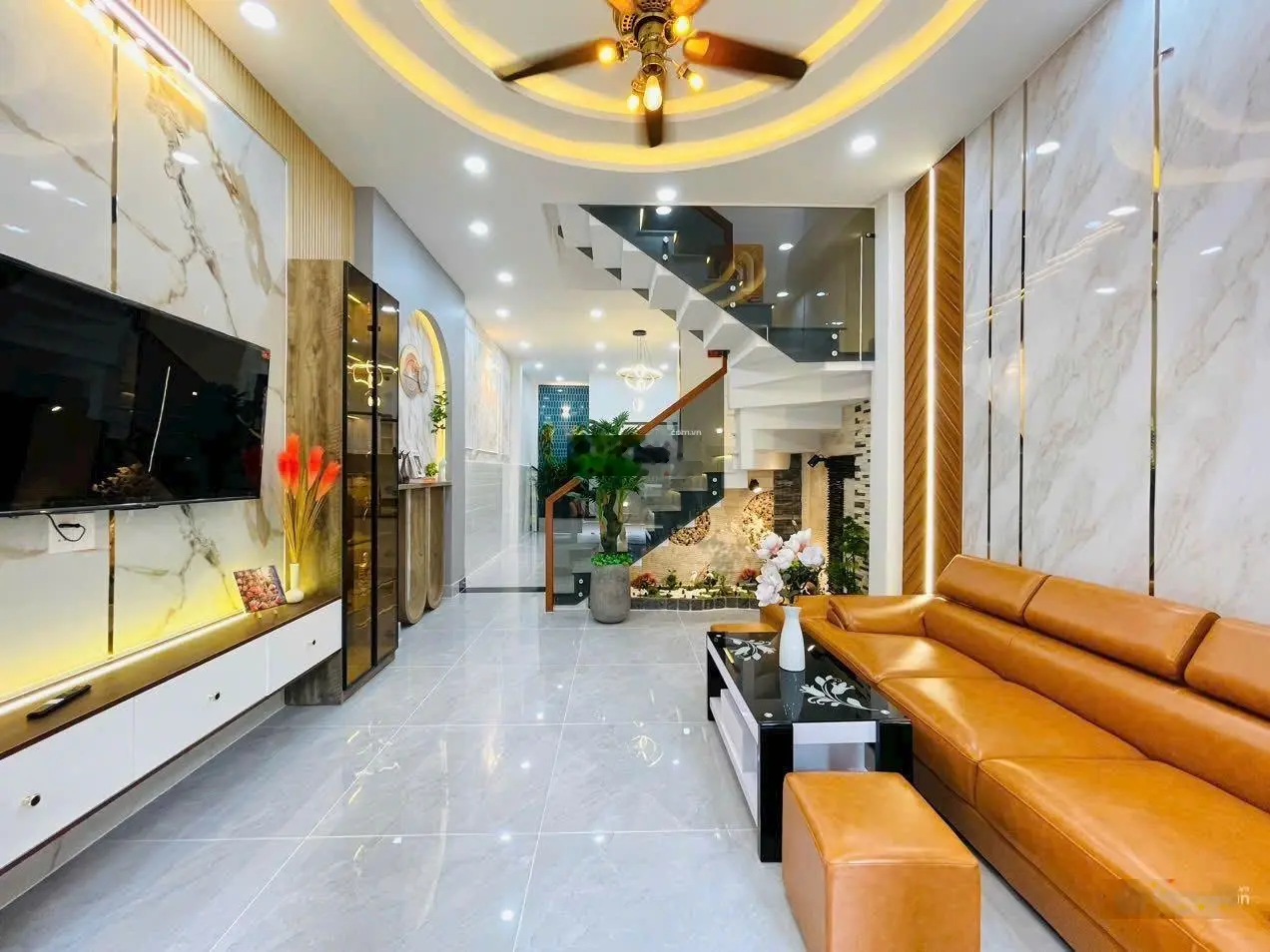 Hạ giá !! Bán gấp nhà 60m2, giá 1 tỷ 850 triệu Nguyễn Văn Quá vào 100m, Quận 12 hẻm xe hơi 6m, SHR