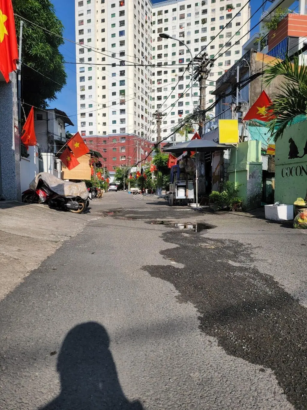 Hẻm ô tô quay đầu, 103,6m2, sổ vuông a4, gần hàng xanh, an ninh, dân trí cao