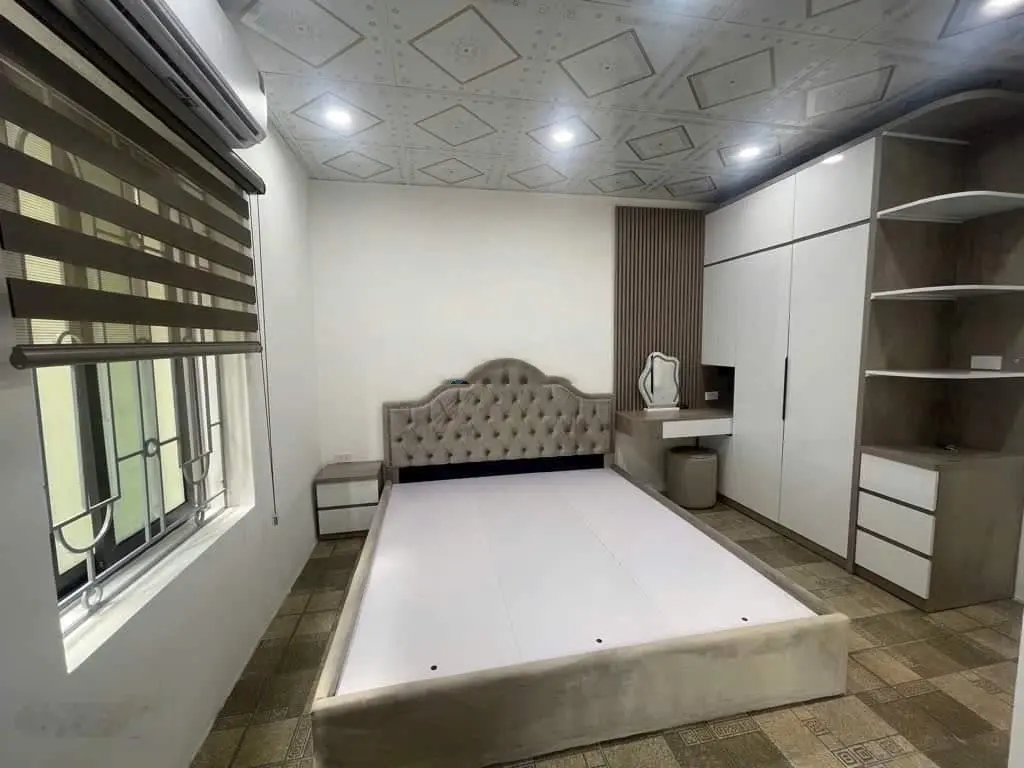 Bán căn hộ tập thể Kim Liên ngõ thông, kinh doanh, oto 7 chỗ đỗ cửa 21/42m, 2 tầng giá 2.2 tỷ